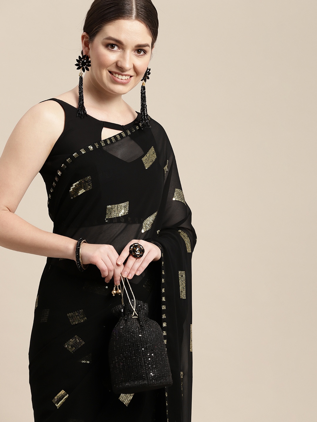 

VAIRAGEE Embellished Sequinned Celebrity Saree, Black
