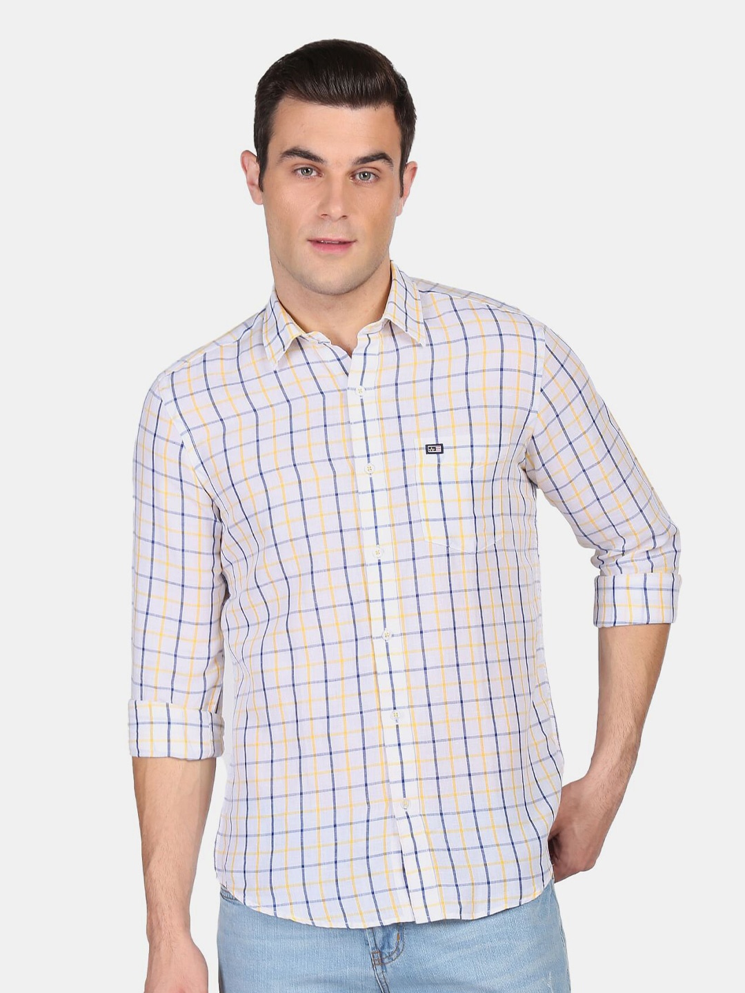 

Arrow Sport Men Yellow & White Slim Fit Checked Casual Shirt