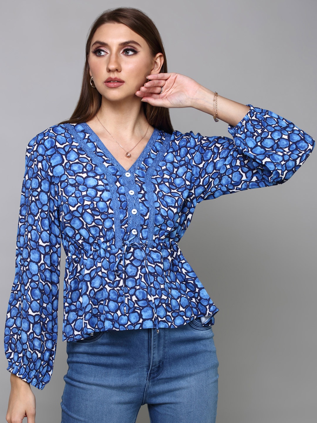 

aturabi Blue Floral Print Cinched Waist Top