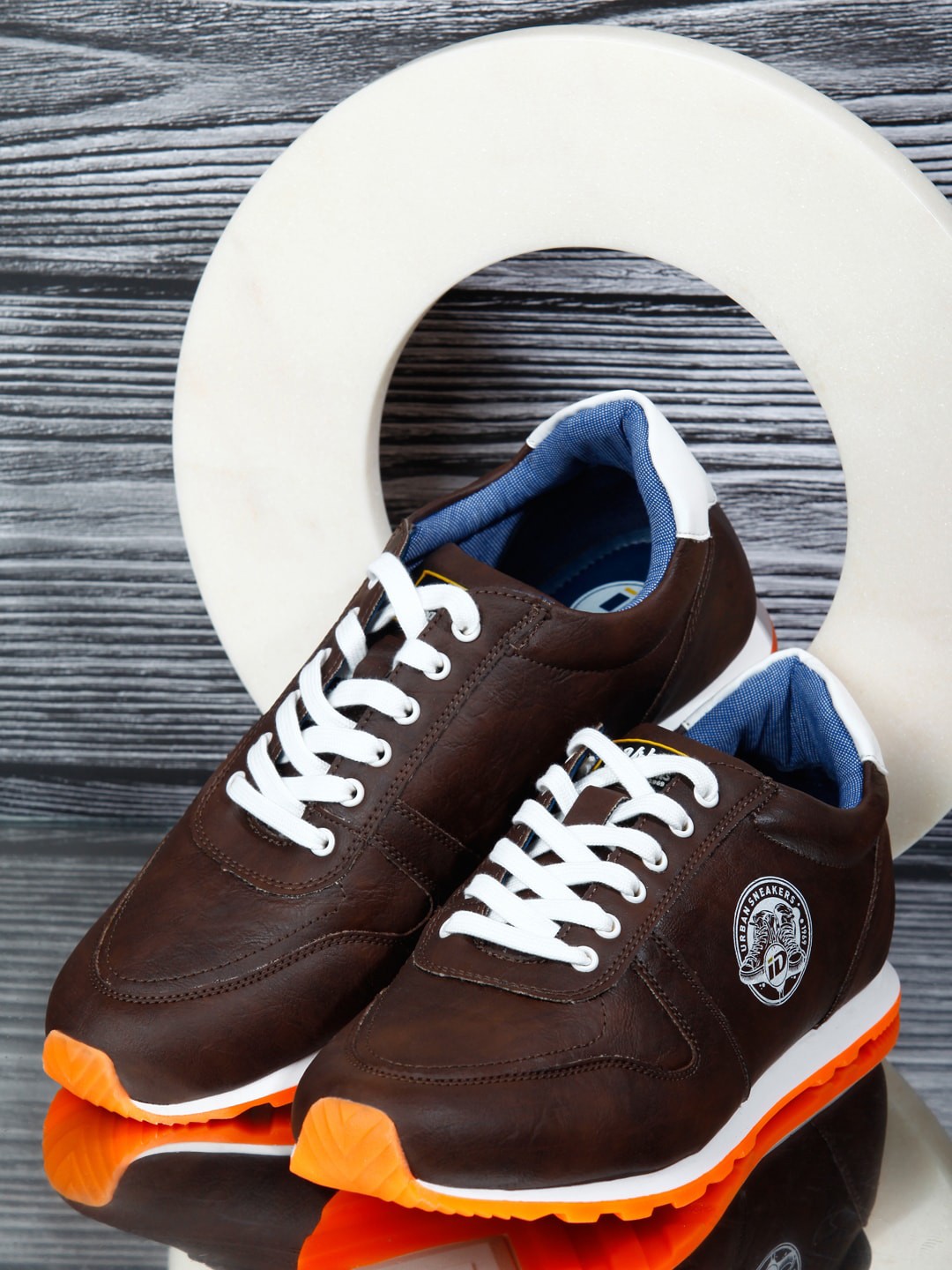 

ID Men Laceup Sneakers, Brown