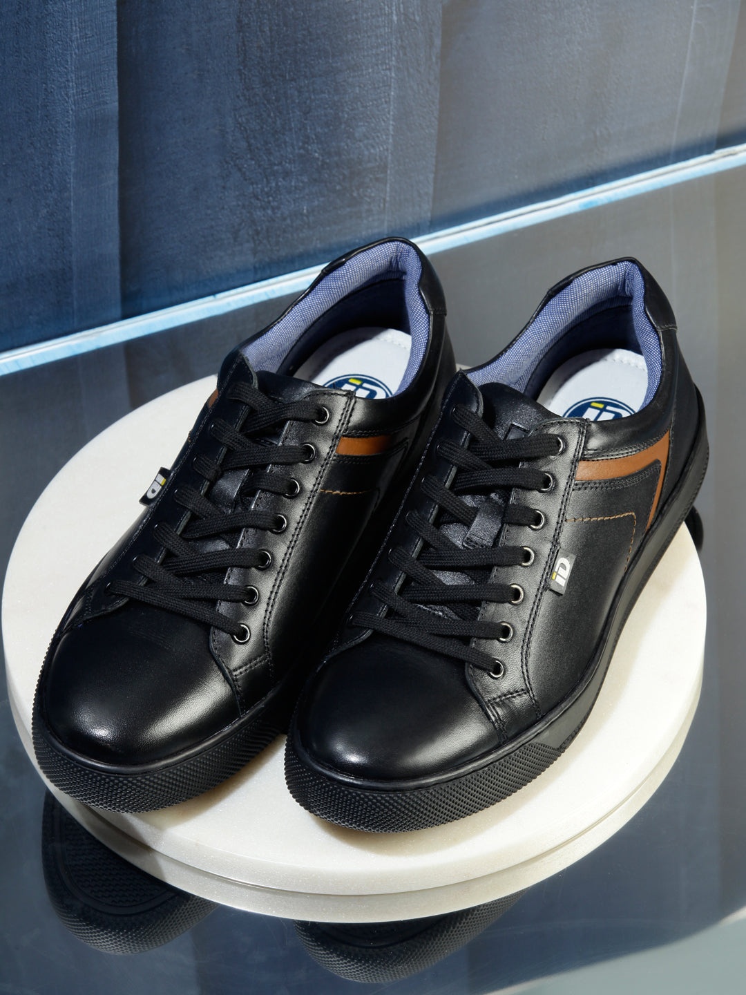 

ID Men Black Leather Sneakers