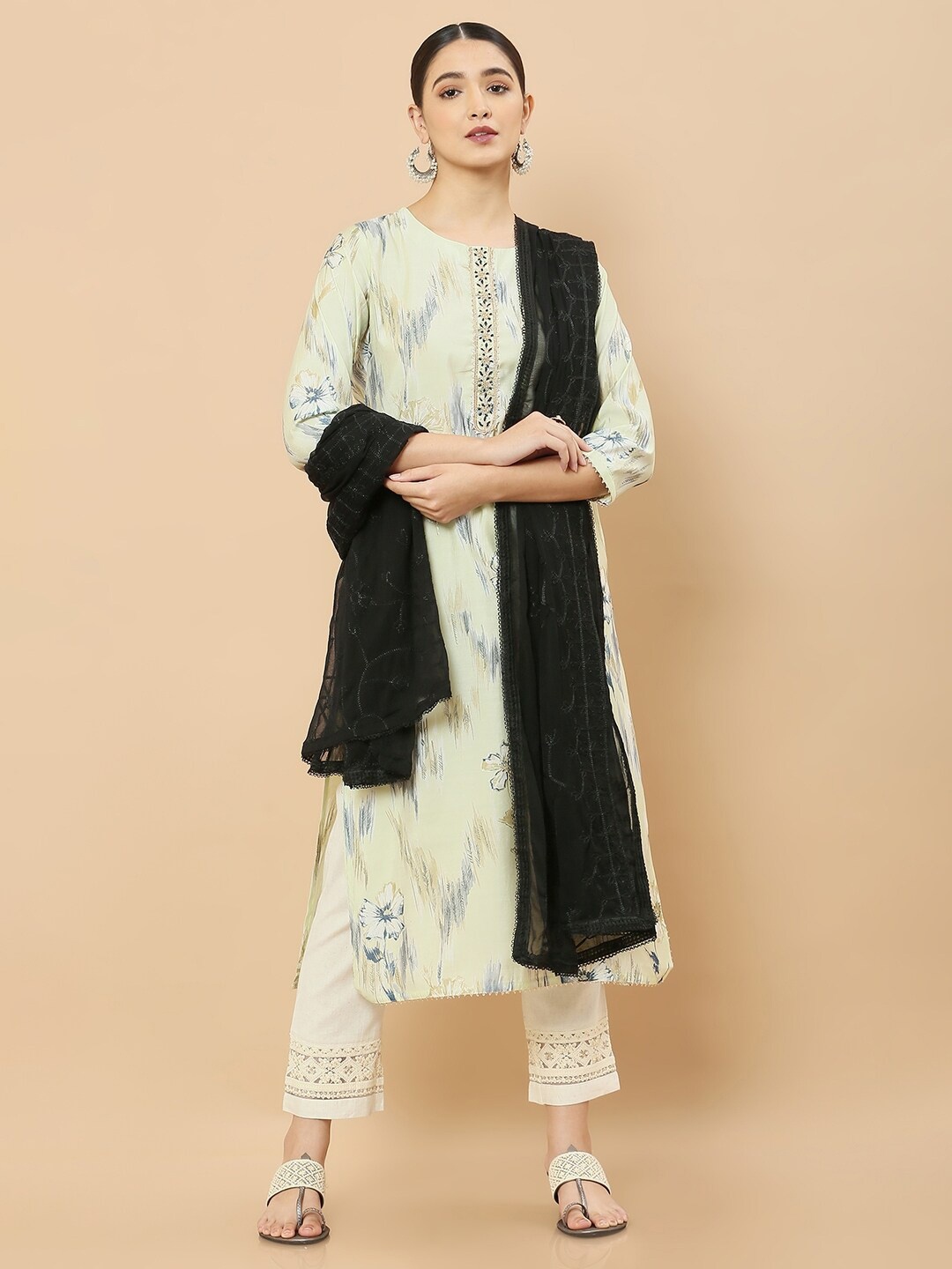 

Soch Women Black Embroidered Dupatta with Thread Work