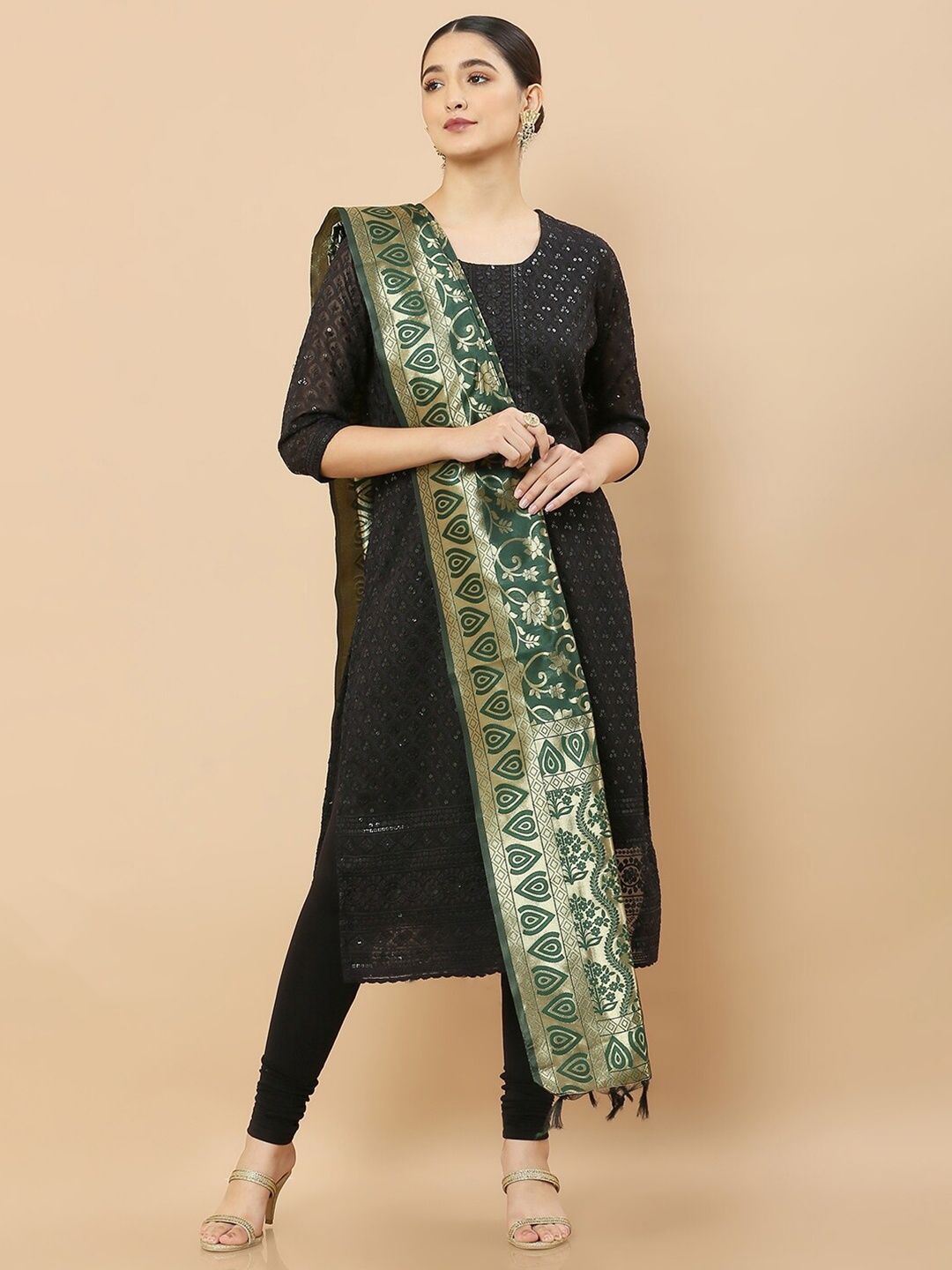 

Soch Women Green & Gold-Toned Woven Design Dupatta with Zari