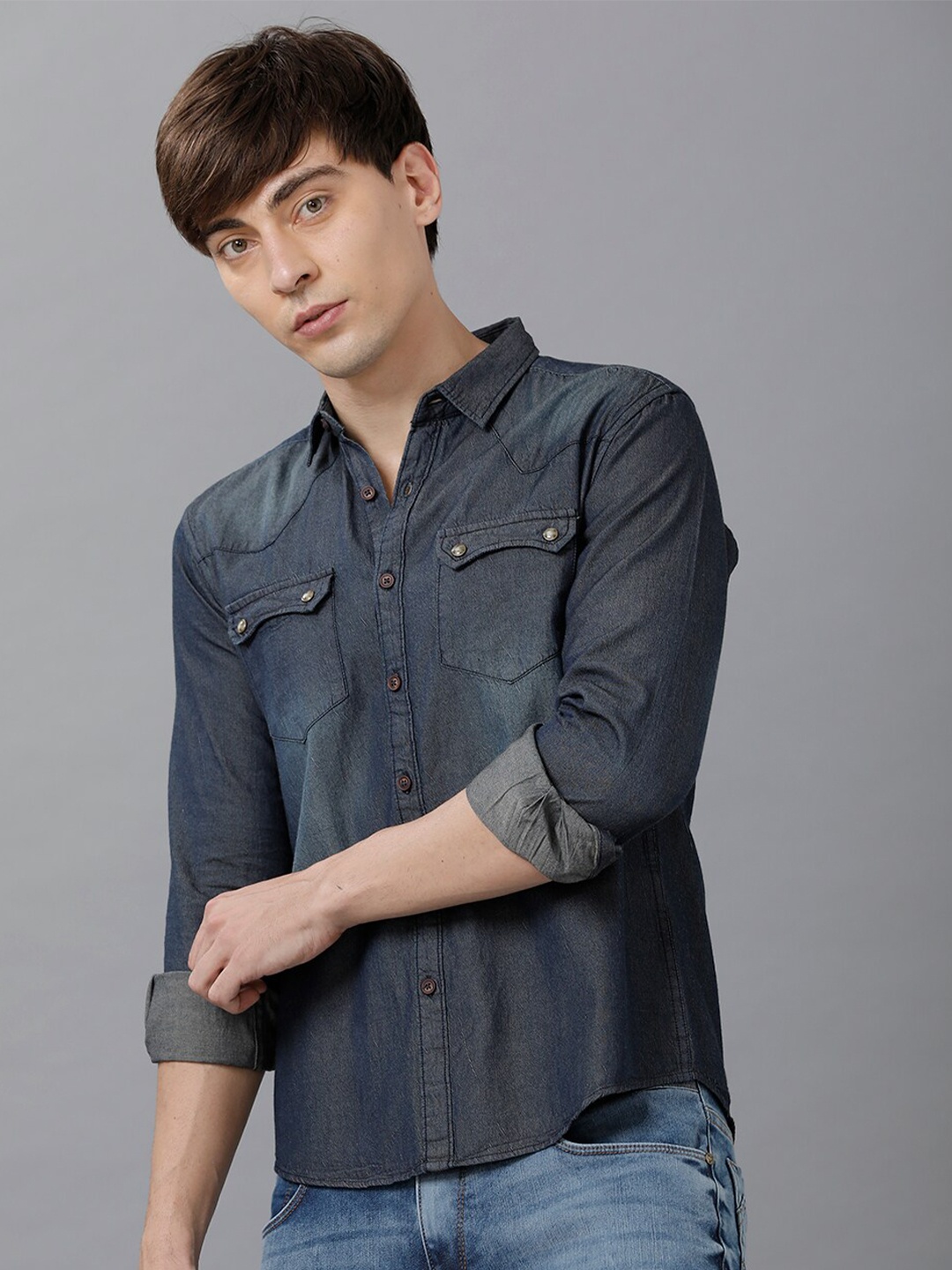 

YOVISH Men Blue Solid Smart Slim Fit Faded Denim Casual Shirt