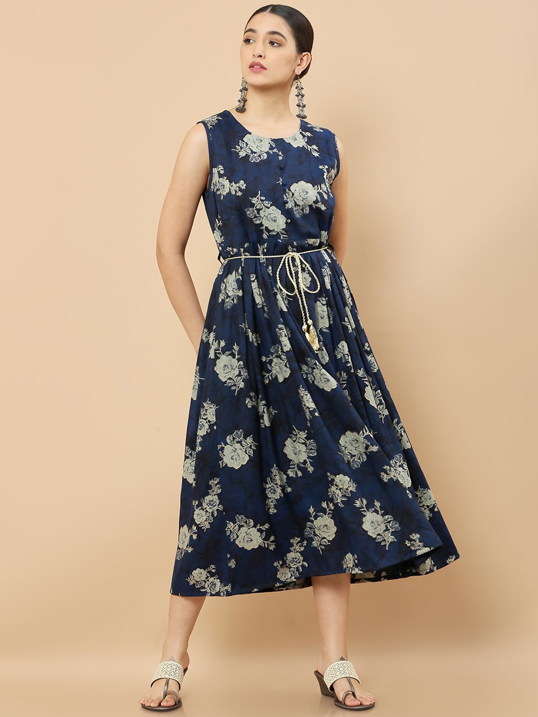 

Soch Women Navy Blue Floral Printed Anarkali Kurta