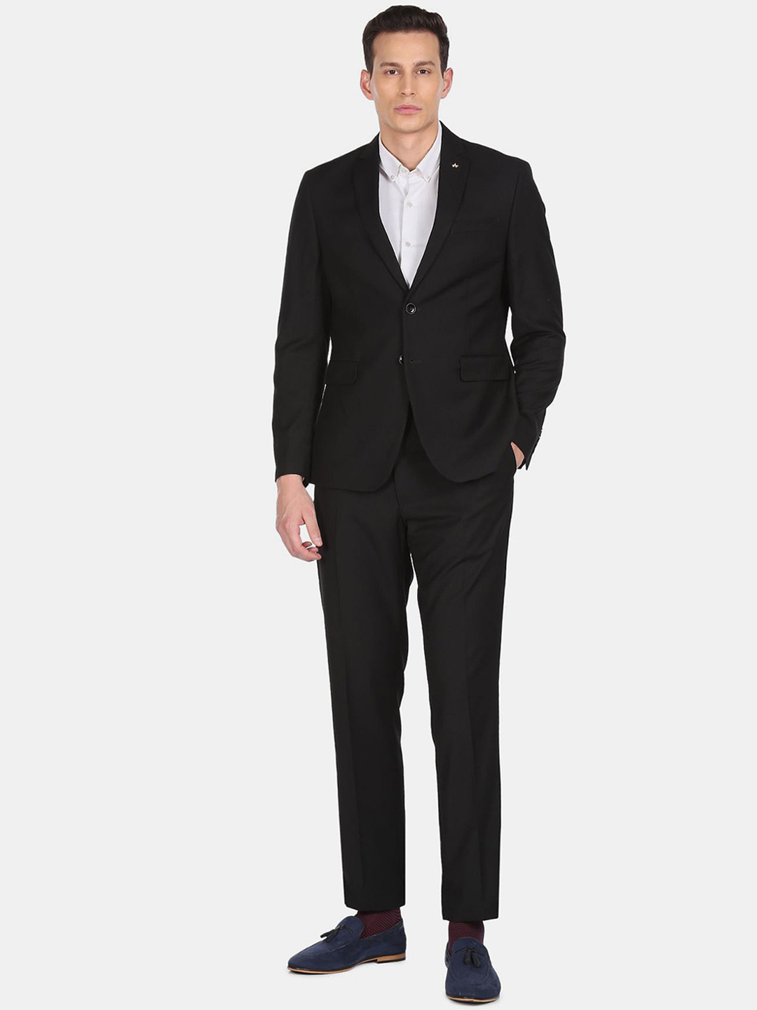 

Arrow Men Black Solid Single-Breasted Two-Piece Formal Suit