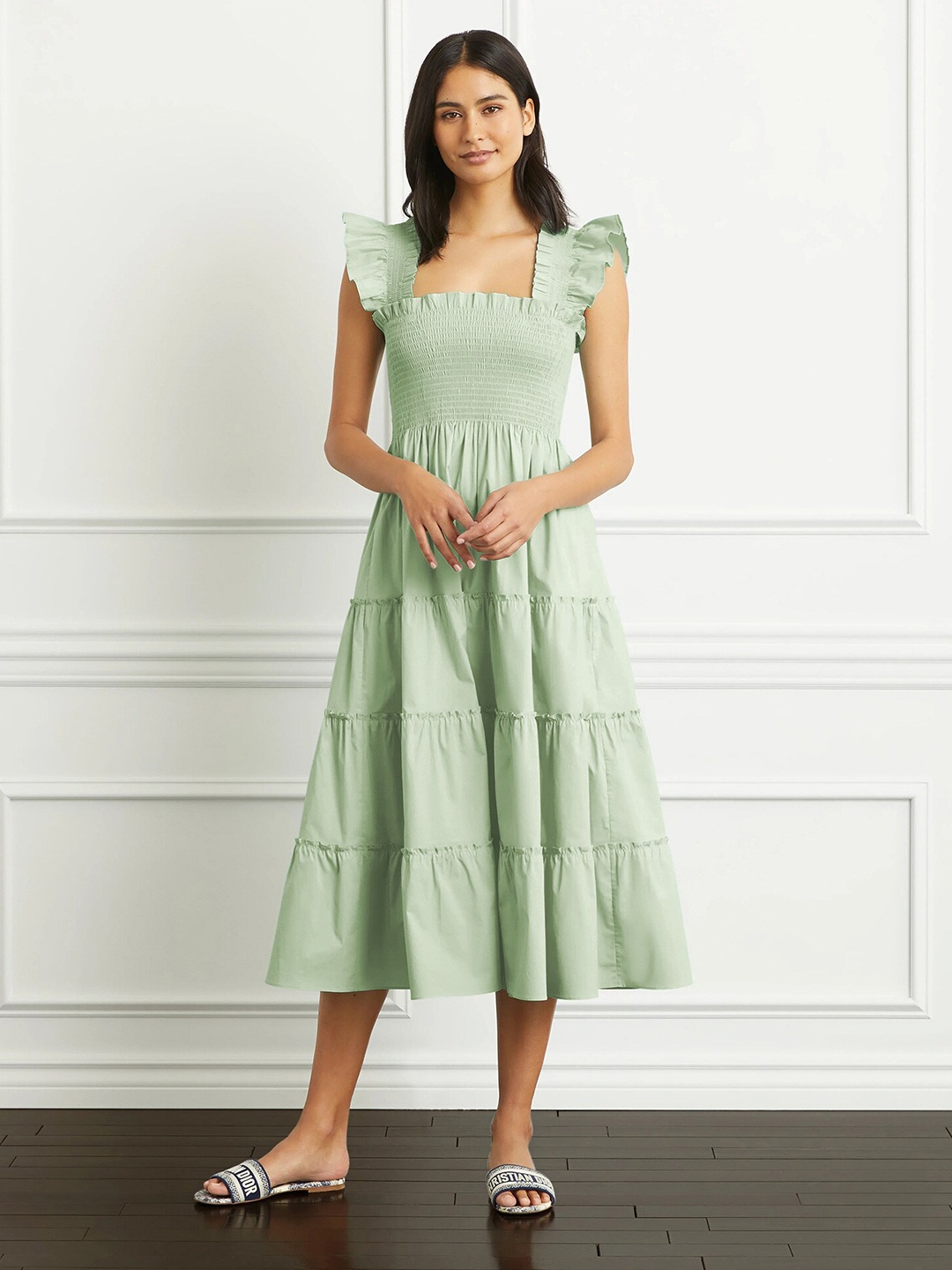 

BoStreet Green Solid A-Line Midi Dress