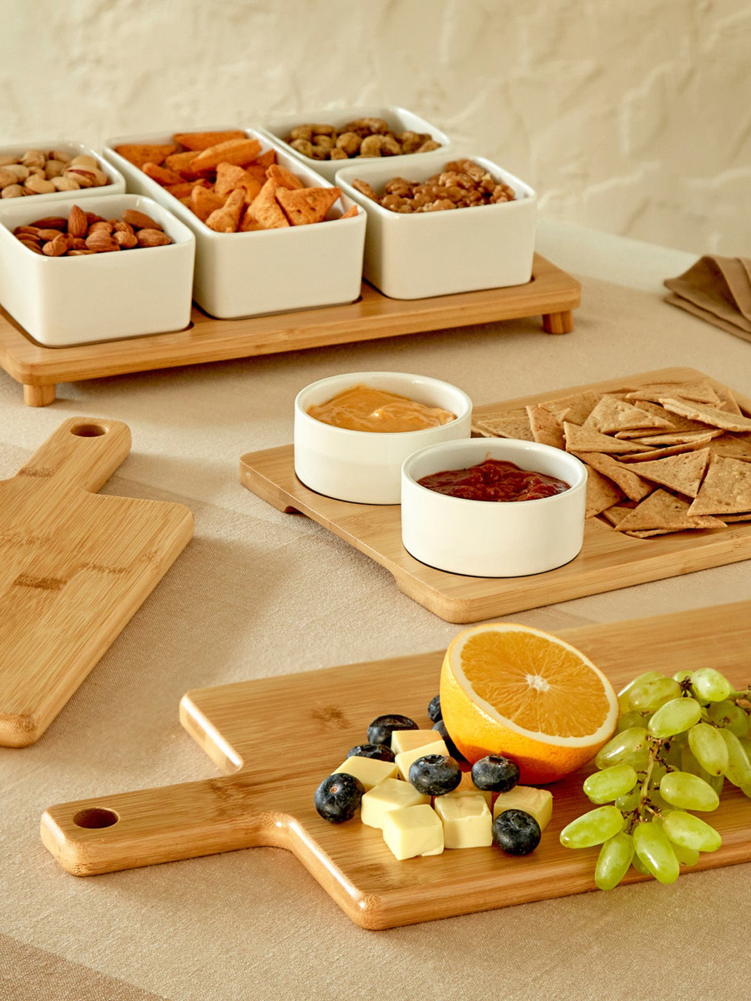 

Home Centre Brown Solid Bamboo Food Platter