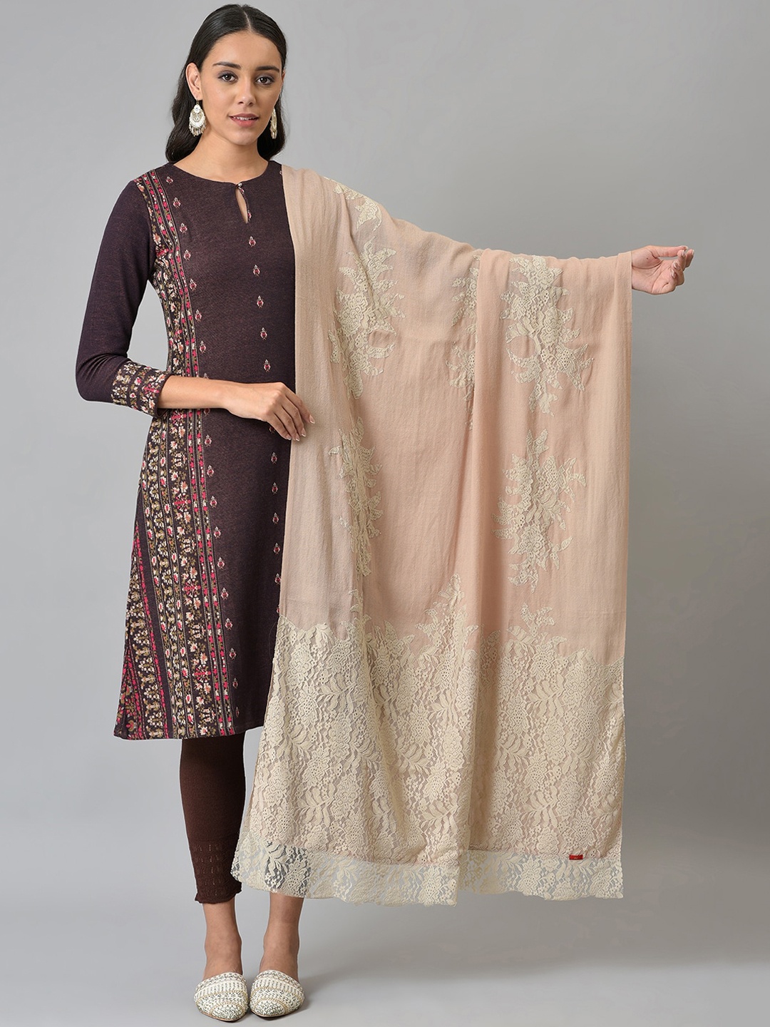 

W Women White Solid Lace Shawl