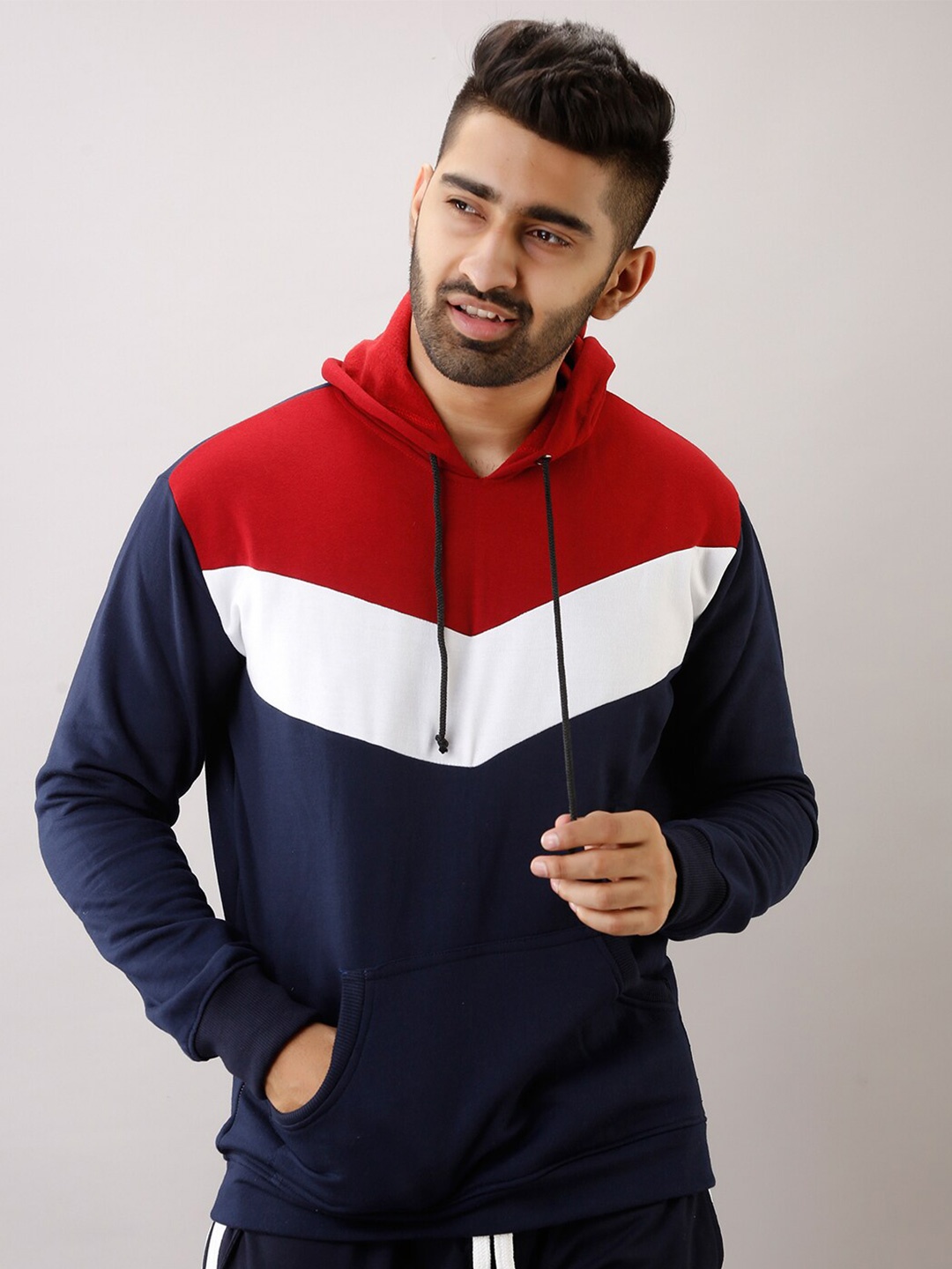 

FERANOID Men Blue Colourblocked Hooded Sweatshirt