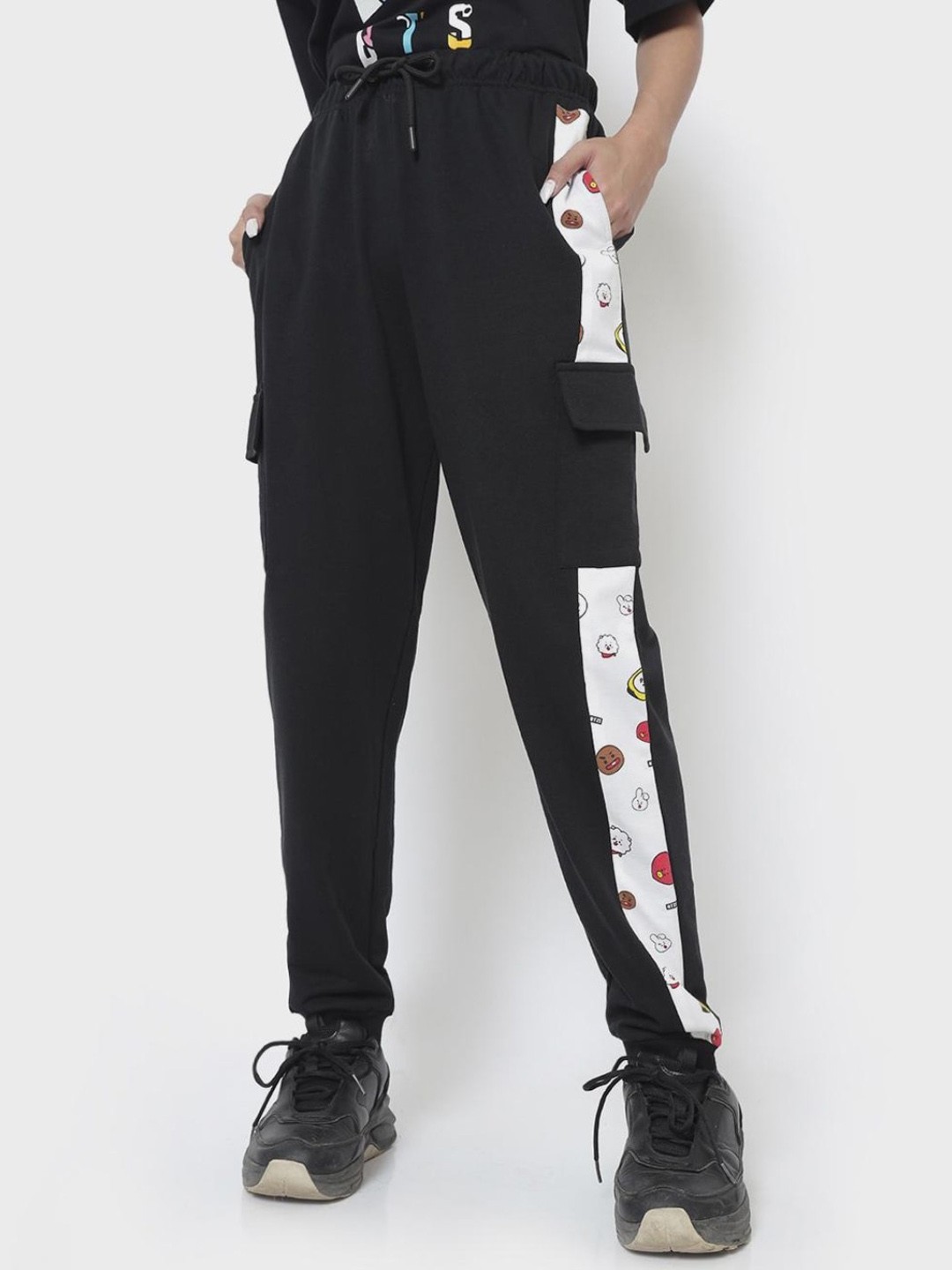 

Bewakoof Women Black Printed Cotton Track Pants
