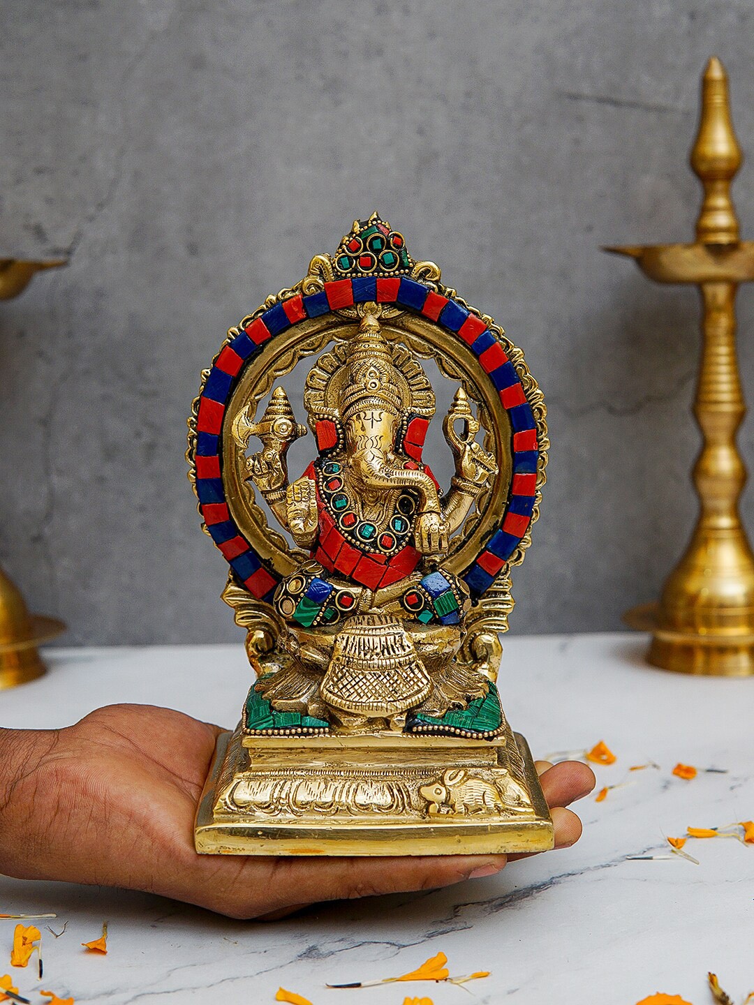 

StatueStudio Gold-Toned Showpiece