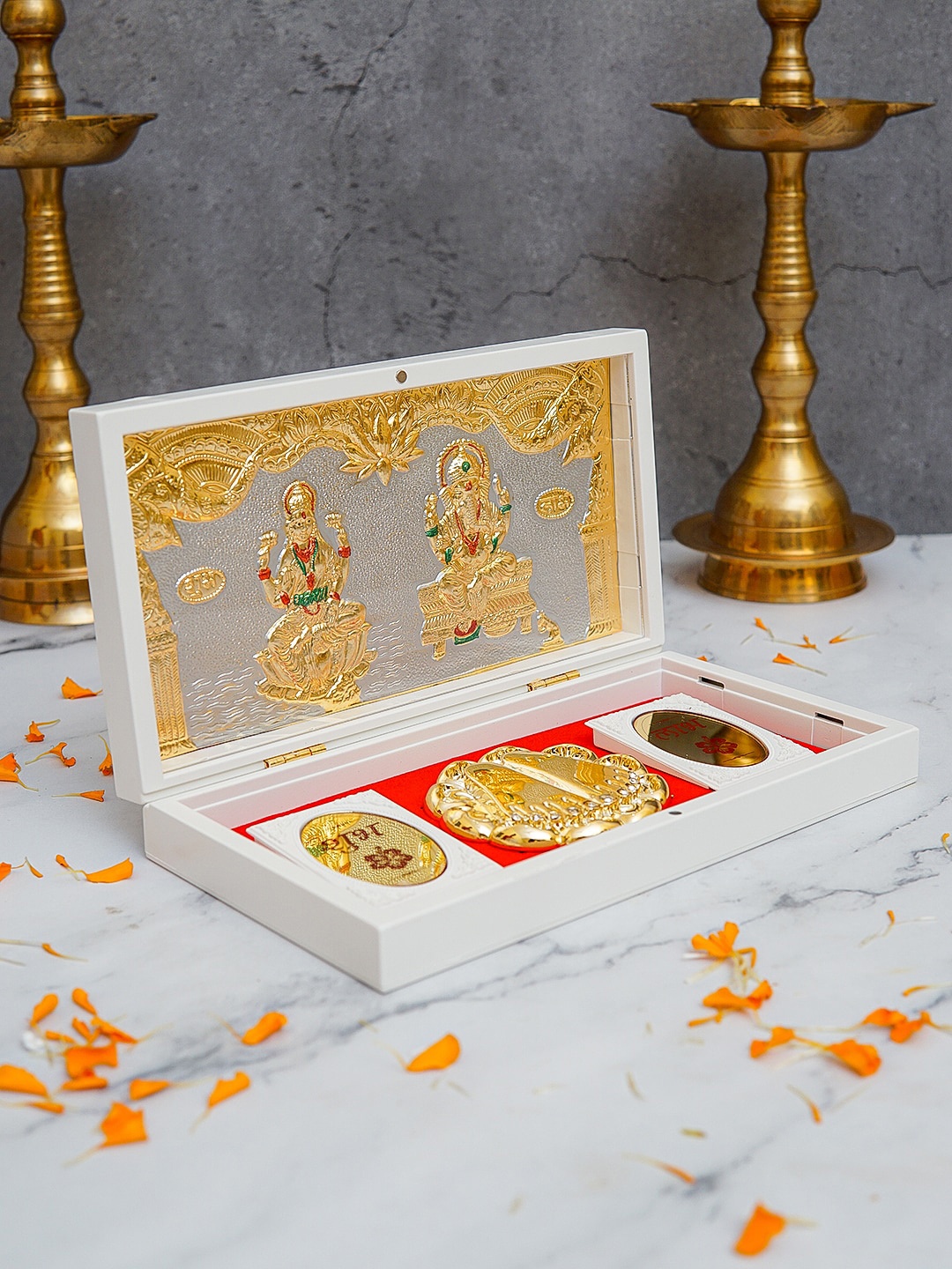 

StatueStudio White Ganesha Laxmi Charan Paduka Box