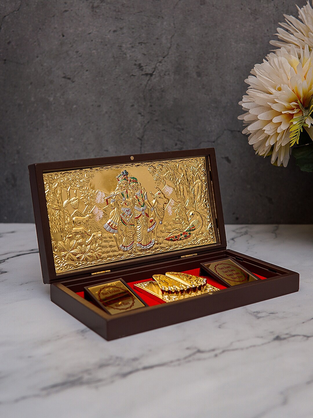 

StatueStudio Brown Radha Krishan Charan Paduka Box