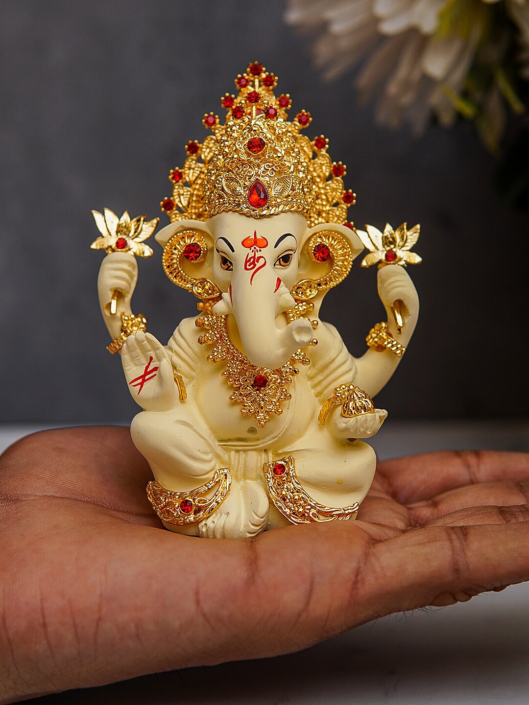 

StatueStudio Cream Colored & Gold-Toned Ganesha Idol
