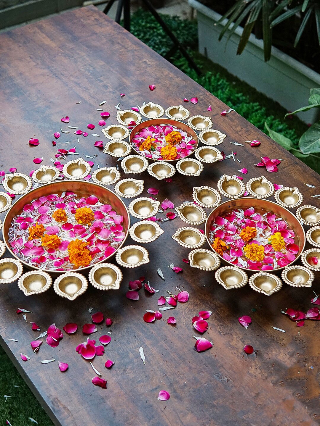 

StatueStudio Set Of 3 Gold-Toned Lotus Shaped Urli Decorative Bowls