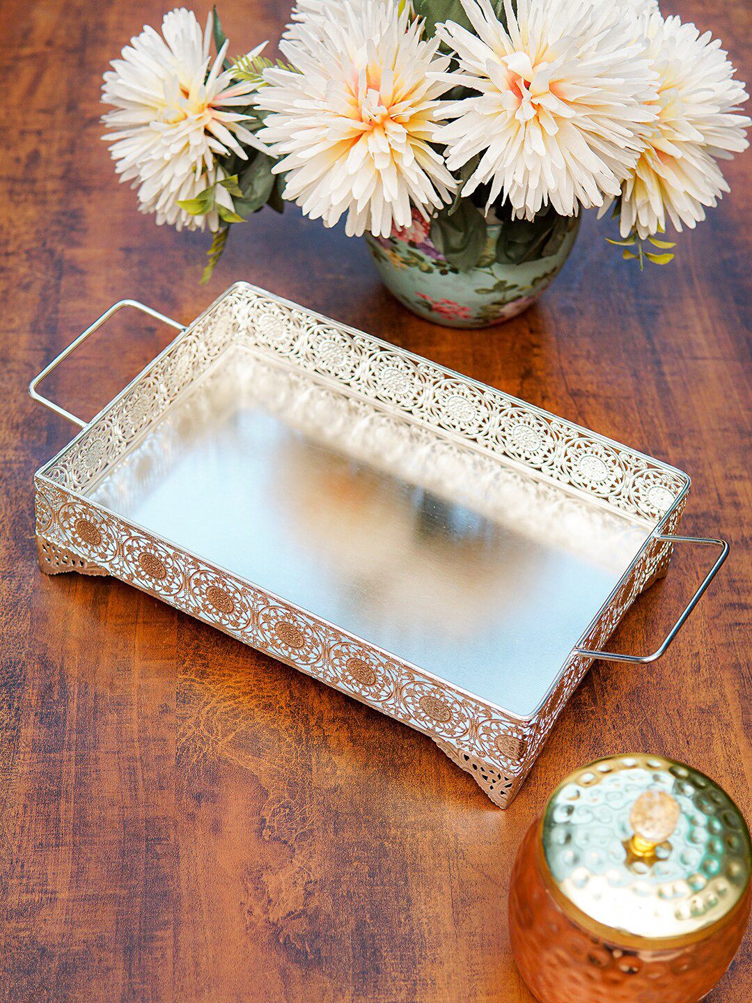 

StatueStudio Silver-Toned Solid Metal Tray