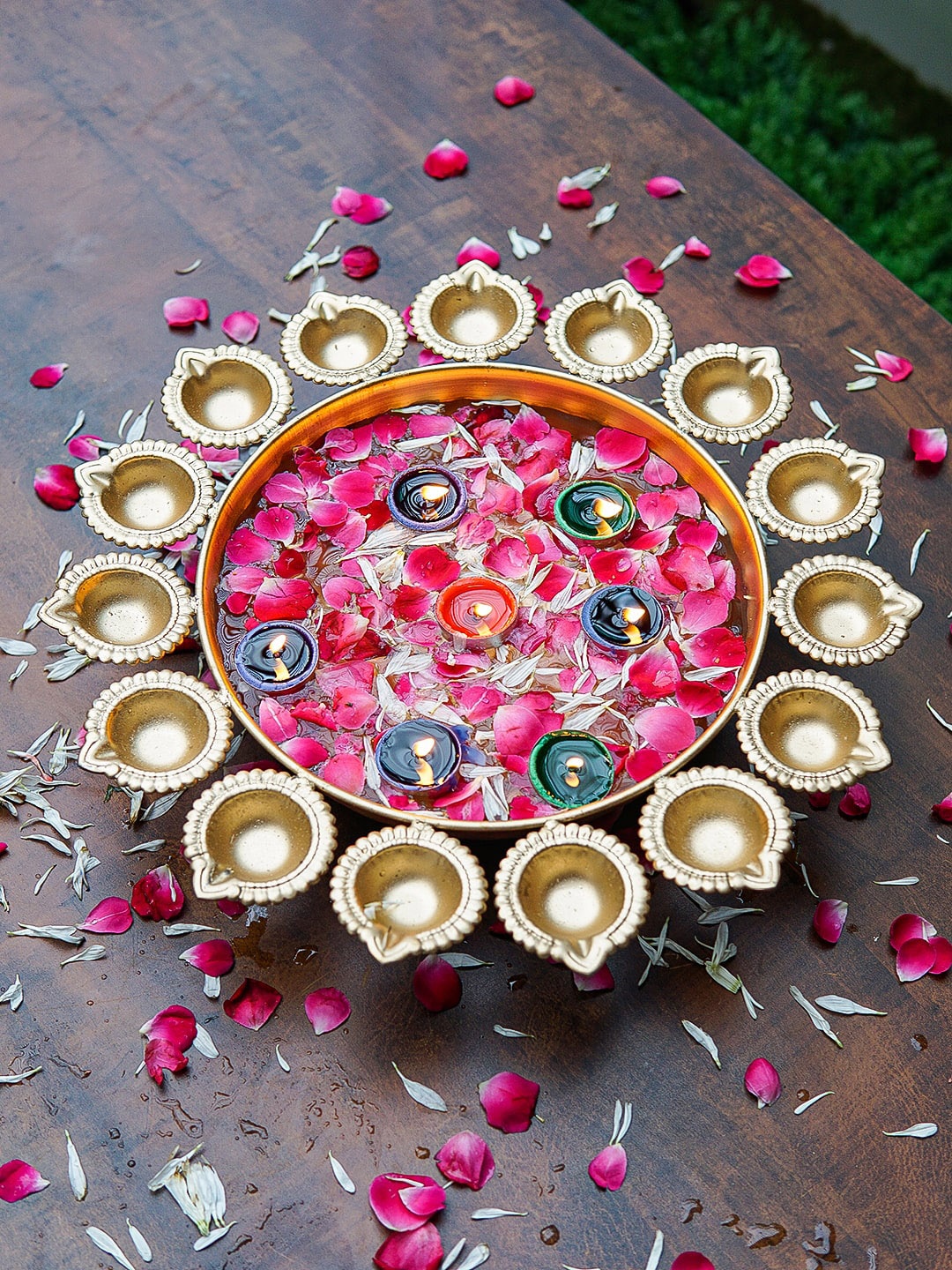 

StatueStudio Gold-Toned Lotus Shaped Urli Bowls