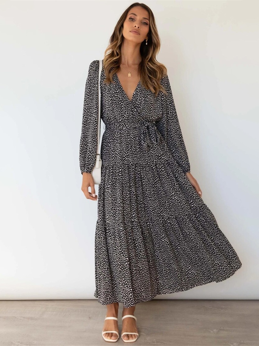 

La Aimee Women Black Floral Dress