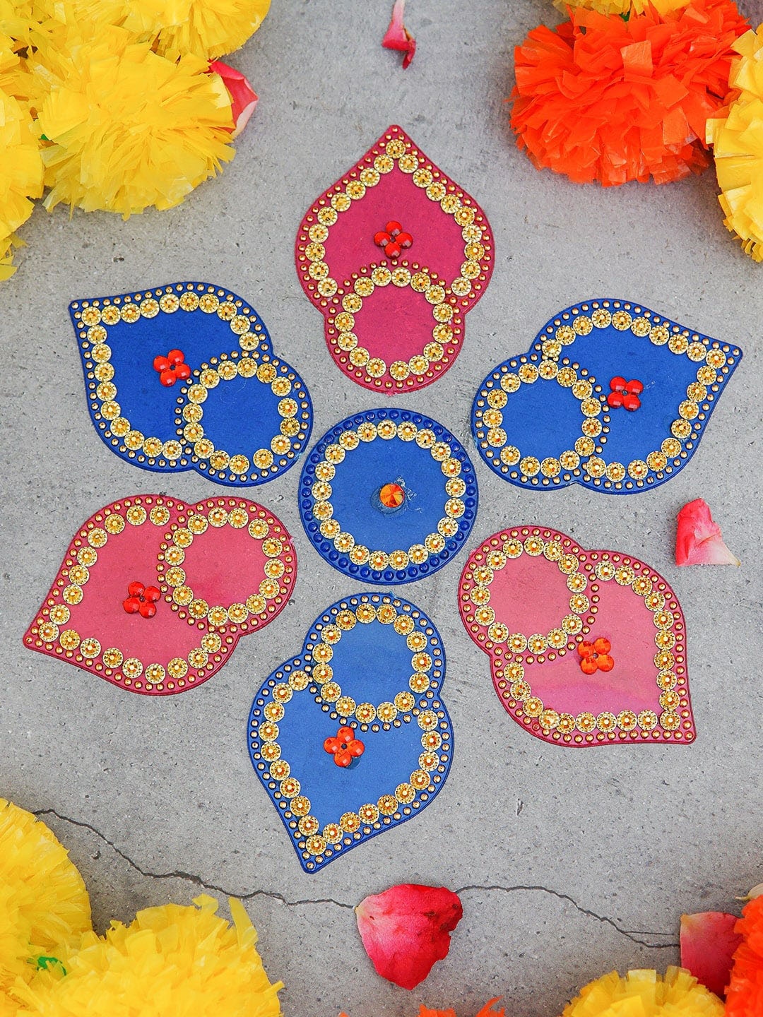 

StatueStudio Red Decorative Rangoli