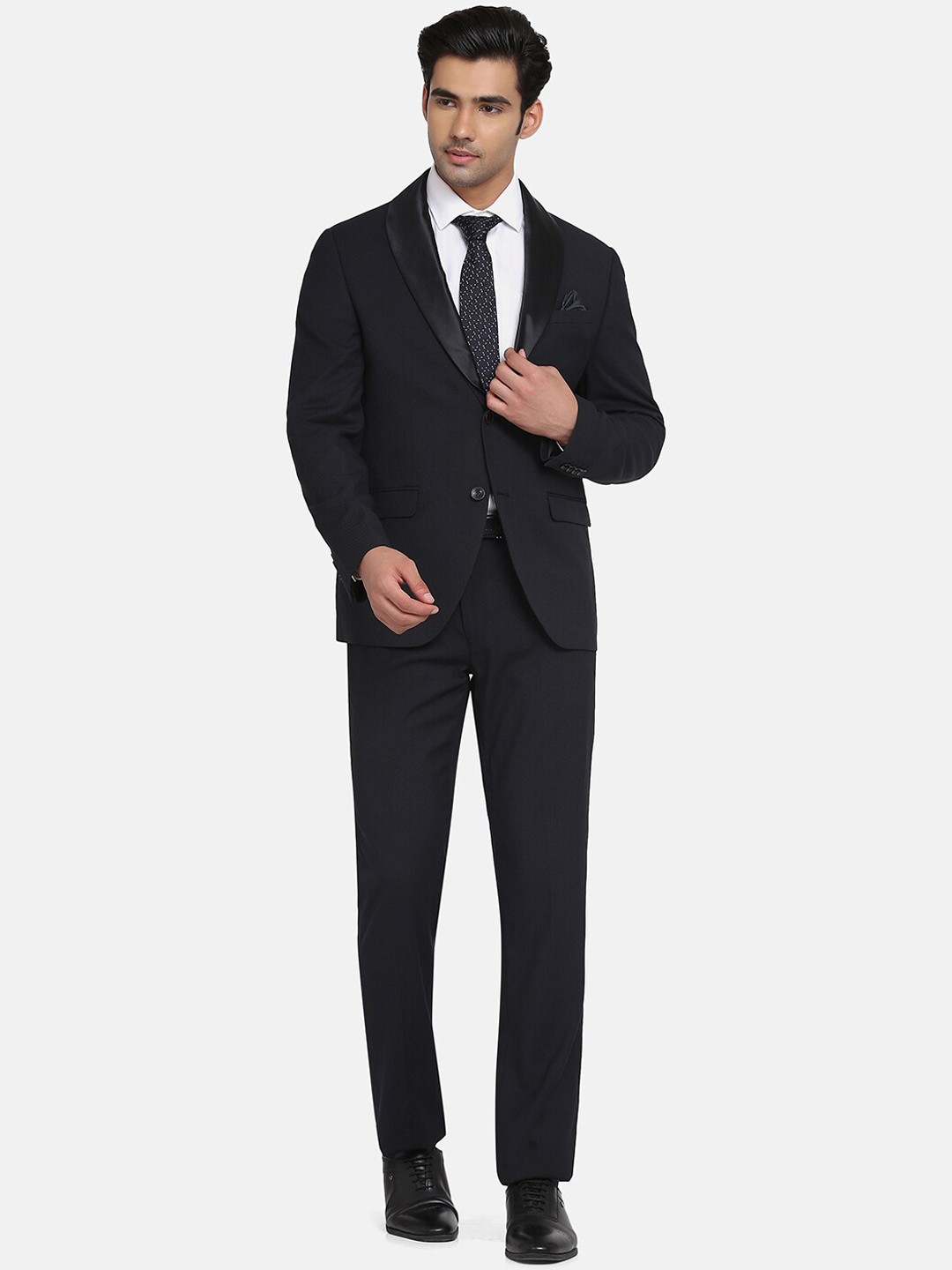 

Blackberrys Men Black Solid Slim-Fit Single-Breasted Formal Suit