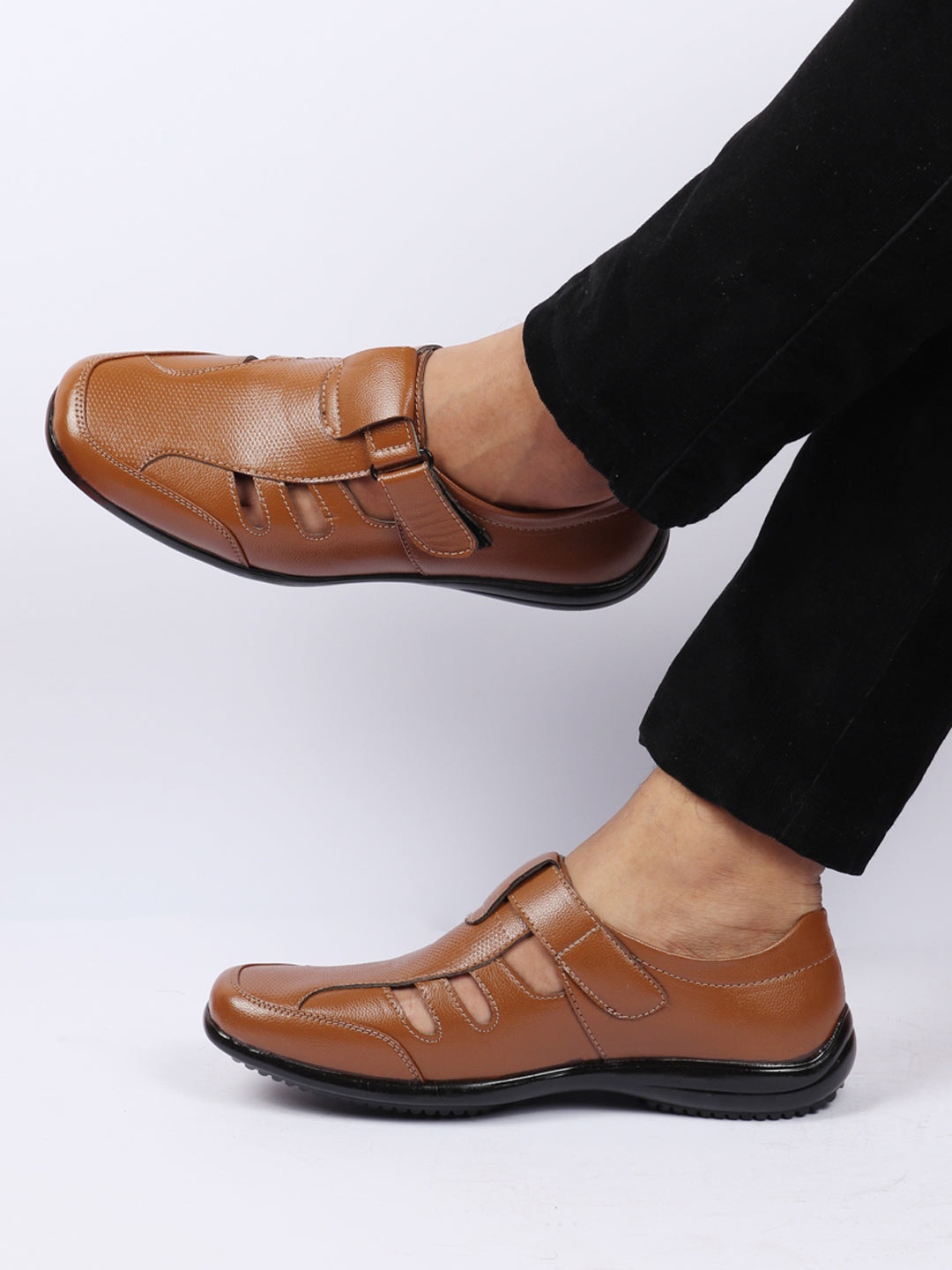 

FAUSTO Men Tan & Black PU Shoe-Style Sandals