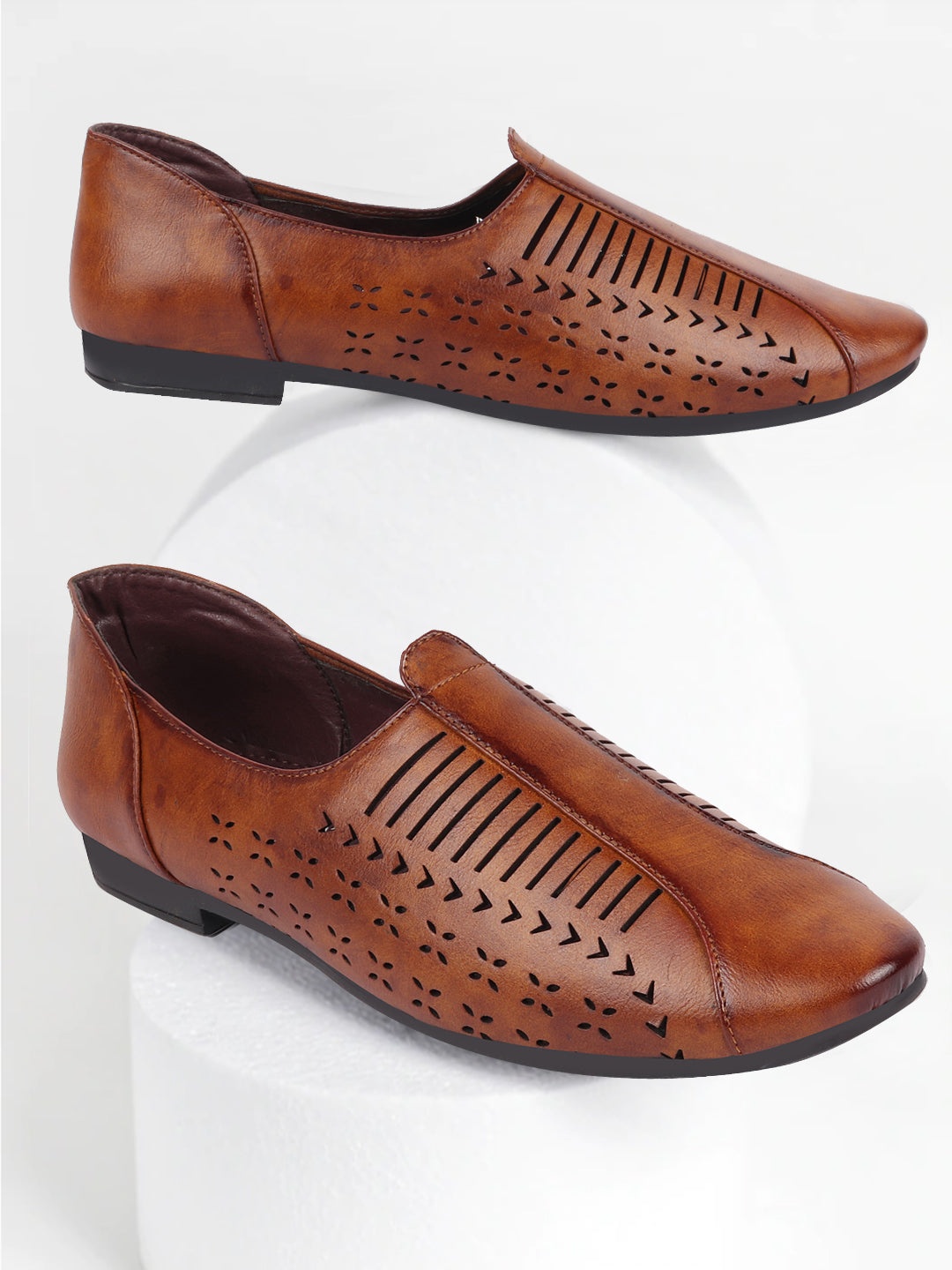 

FAUSTO Men Tan Textured PU Mojaris