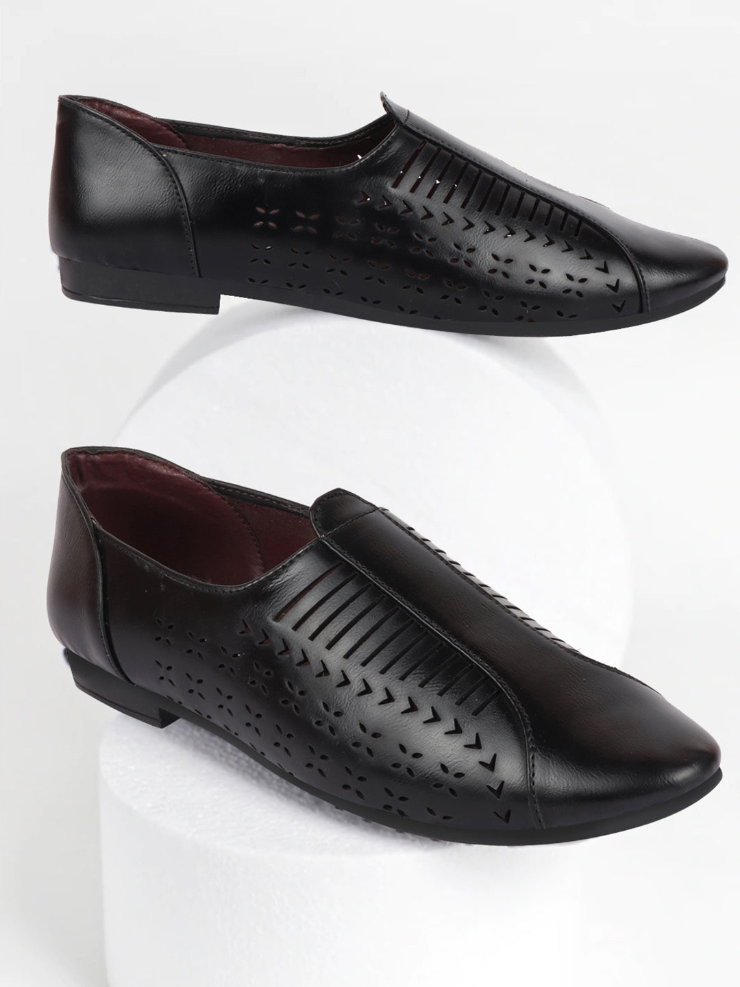 

FAUSTO Men Black Laser Cut Design Mojaris