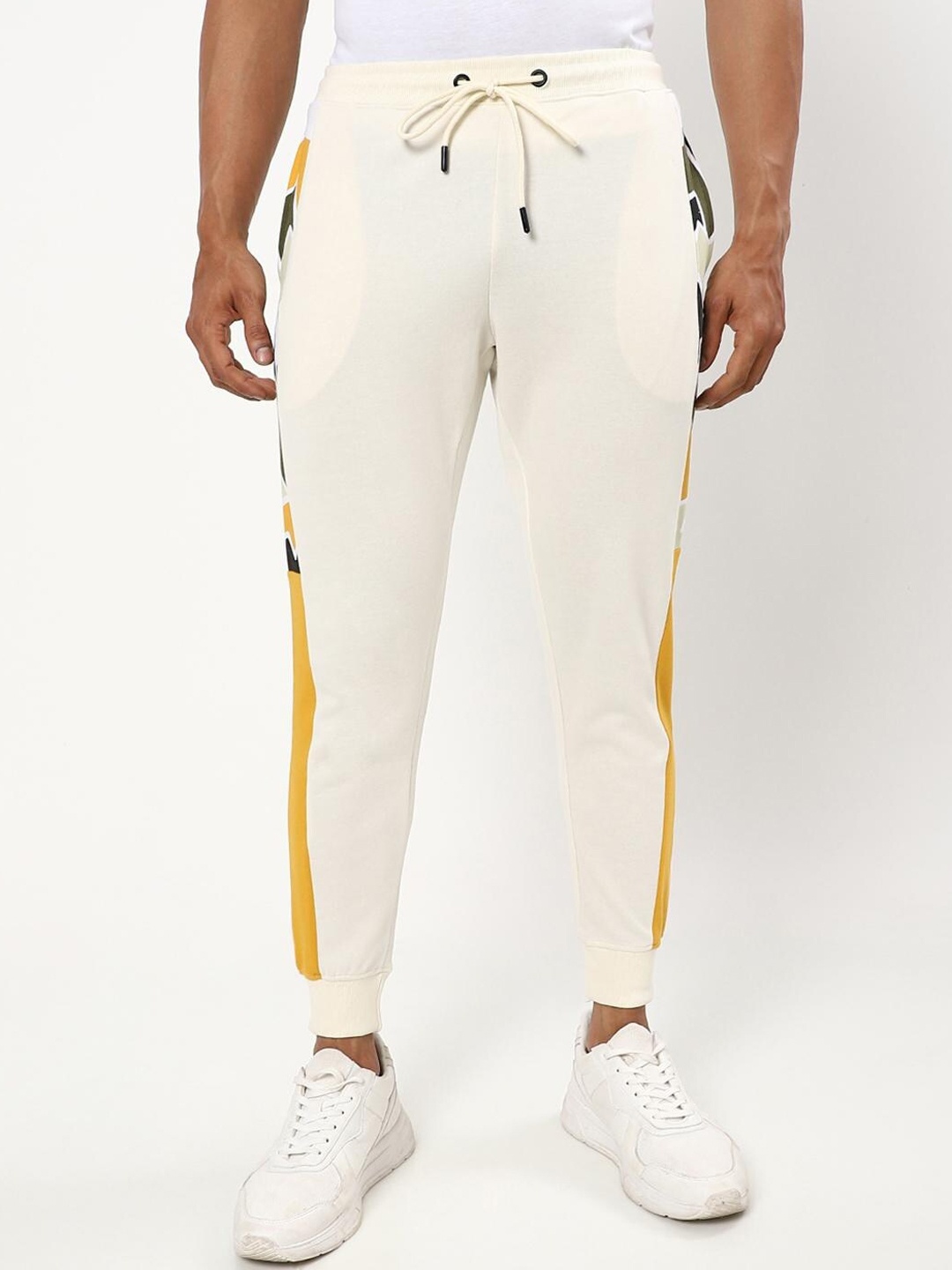 

Bewakoof Men White Contrast Panel Mid-Rise Joggers