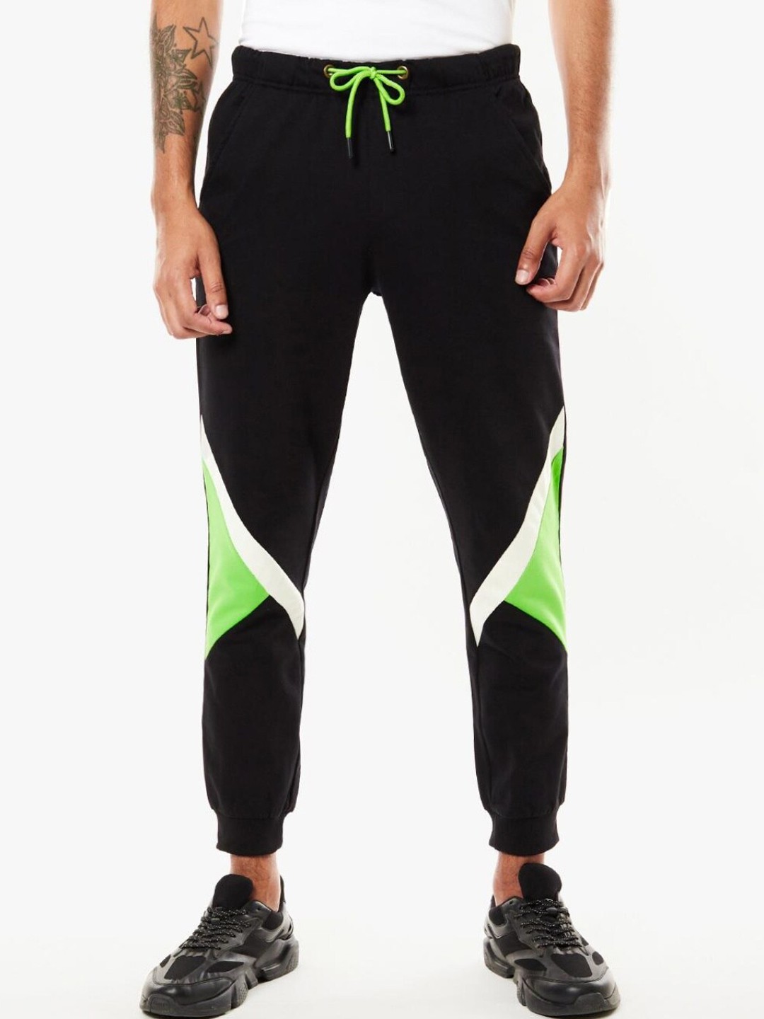 

Bewakoof Men Black & Green Colourblocked Joggers