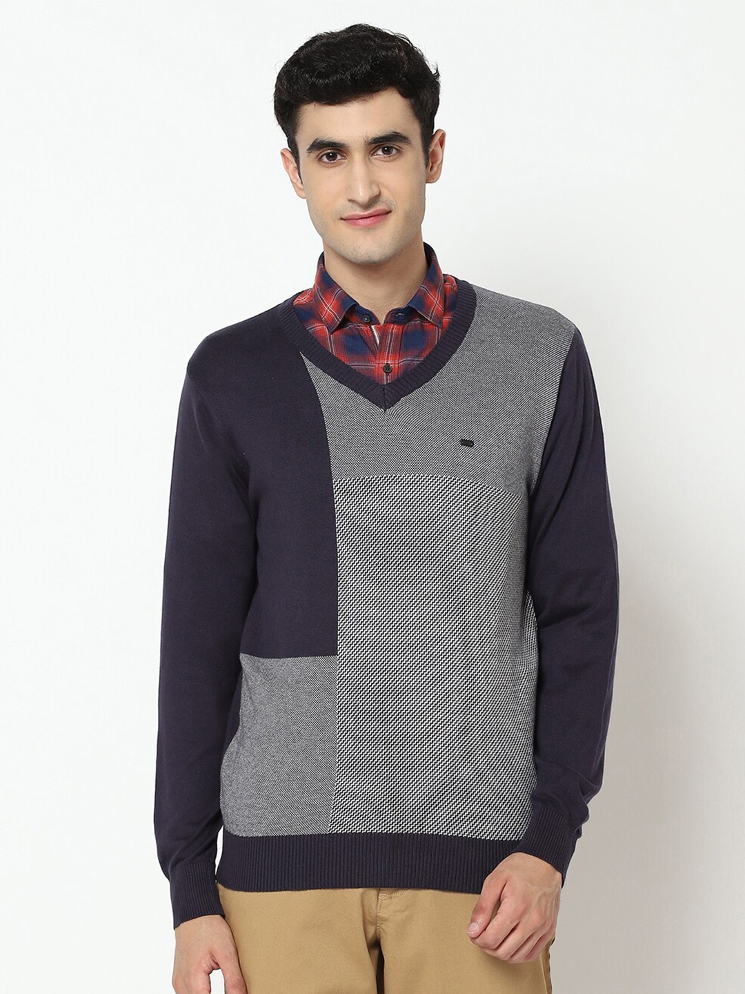 

Blackberrys Men Grey & Black Colourblocked Pullover