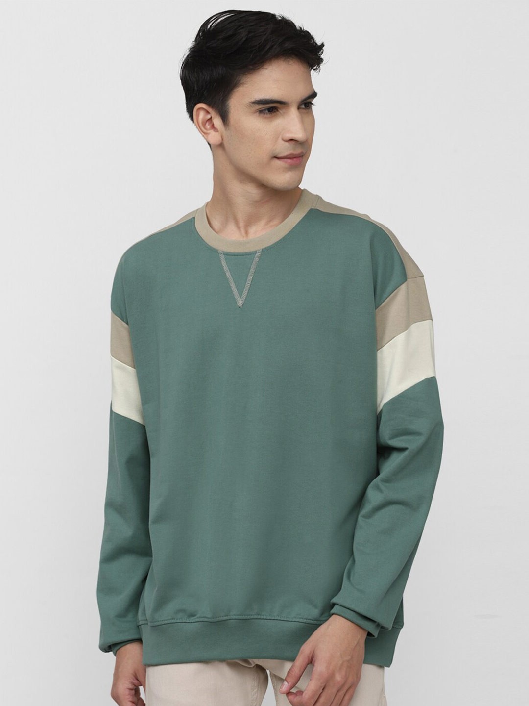 

FOREVER 21 Men Green Solid Sweatshirt