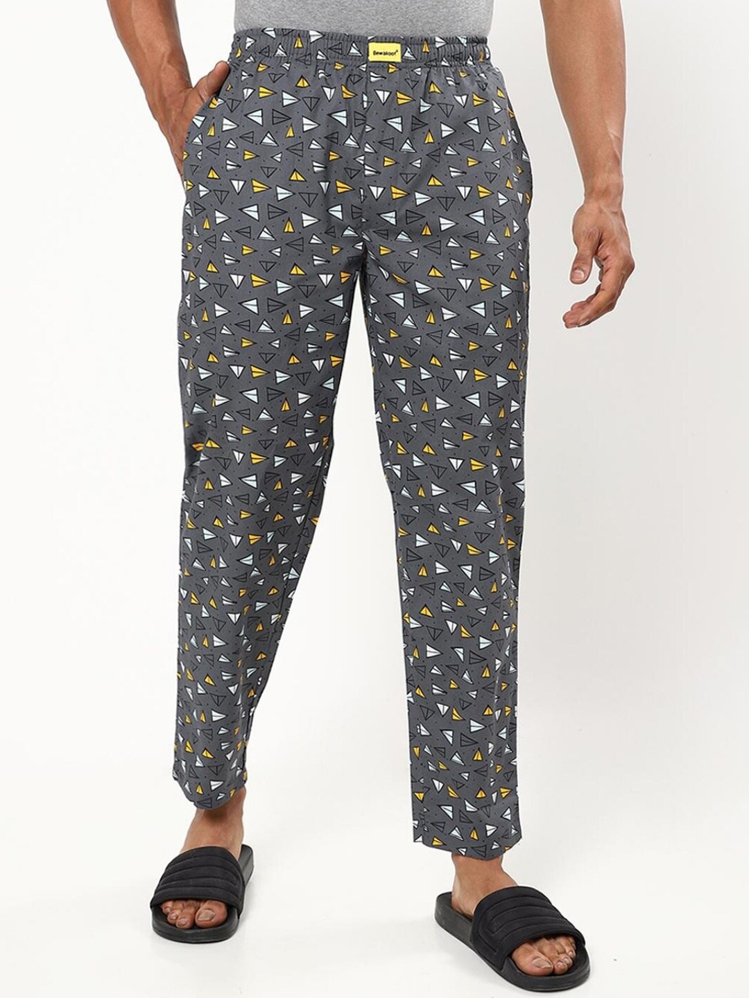 

Bewakoof Men Grey Printed Cotton Lounge Pants