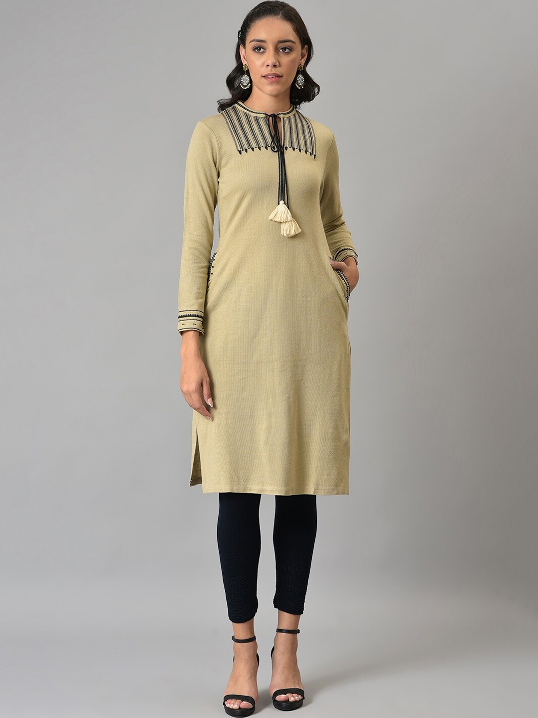 

W Women Beige Geometric Yoke Design Kurta