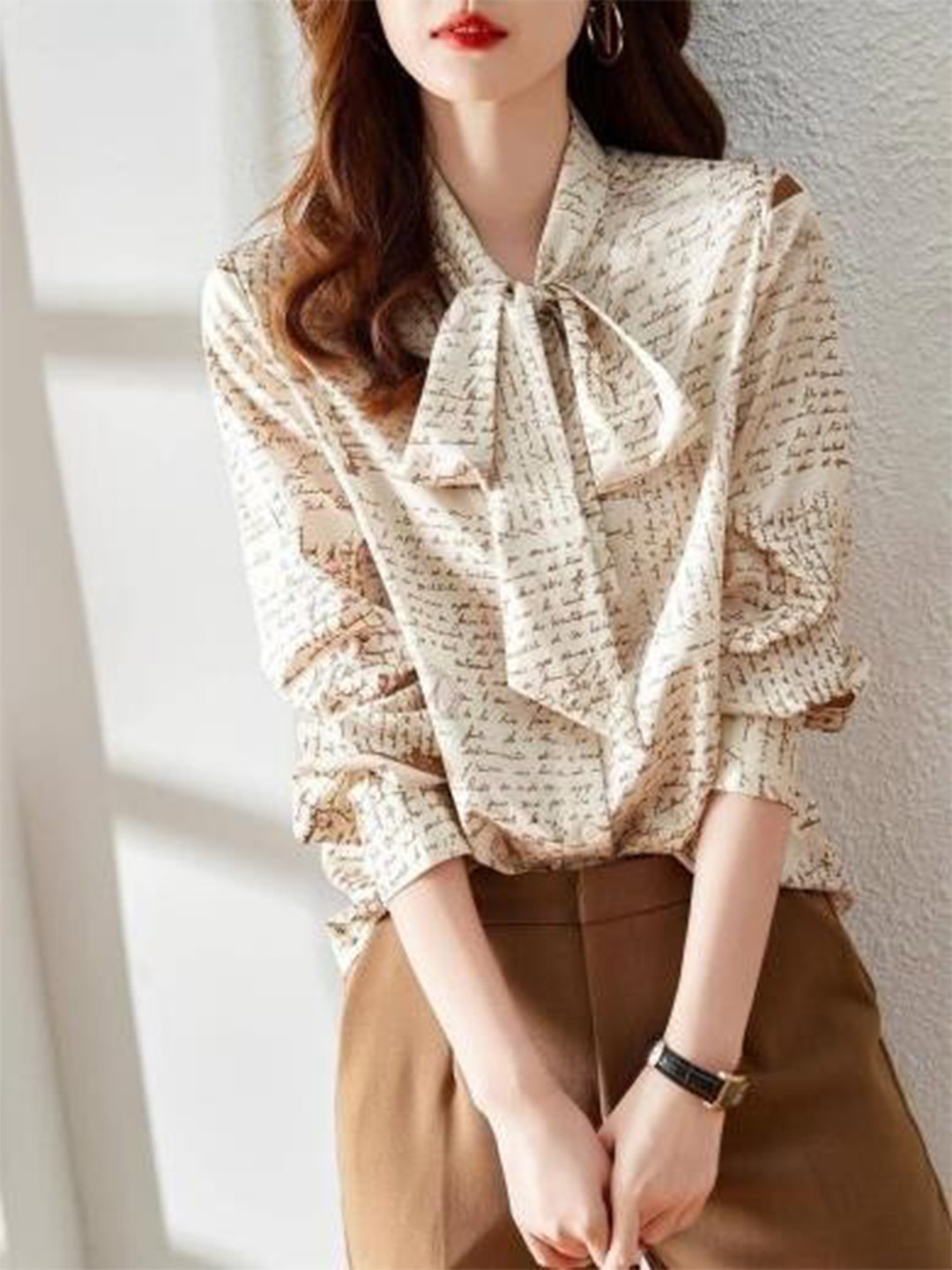 

La Aimee White Floral Top
