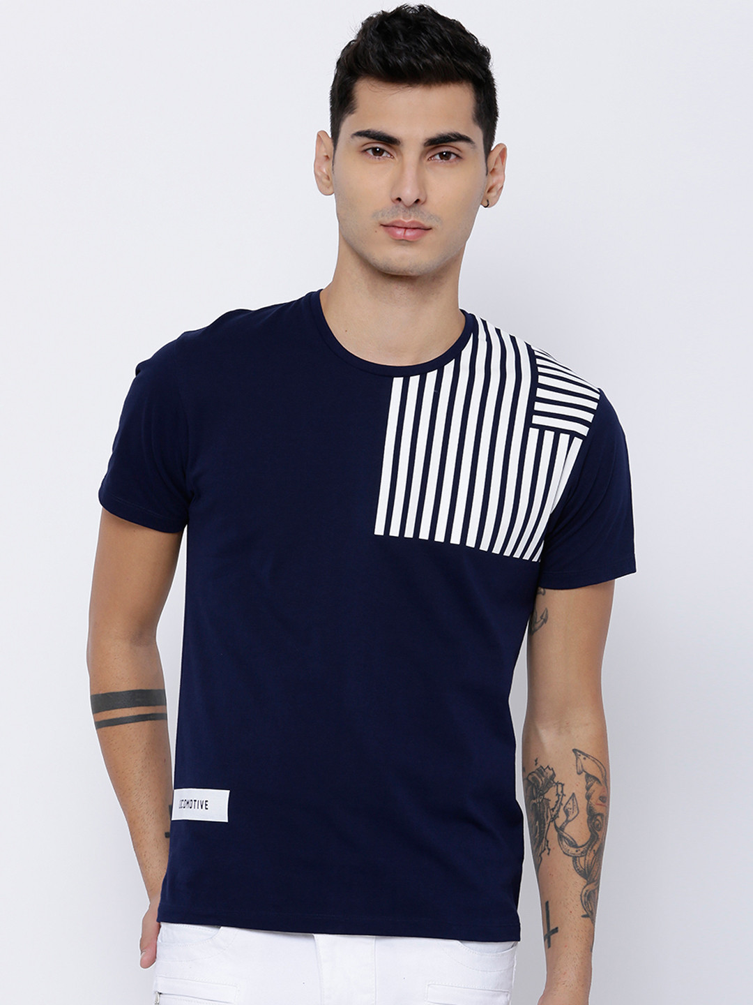 

LOCOMOTIVE Men Navy Blue Solid Round Neck Slim Fit Pure Cotton T-shirt