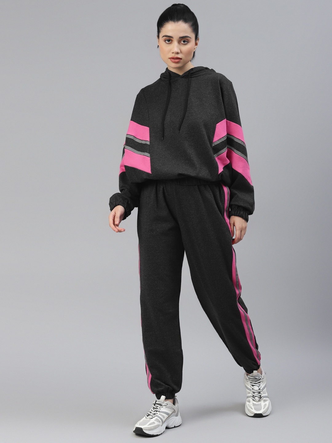 

Laabha Women Black Solid Tracksuit