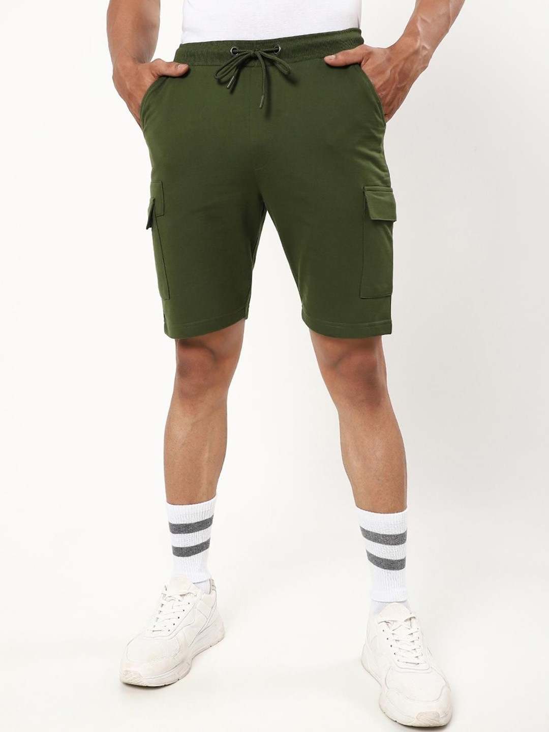 

Bewakoof Men Solid Cargo Shorts, Olive