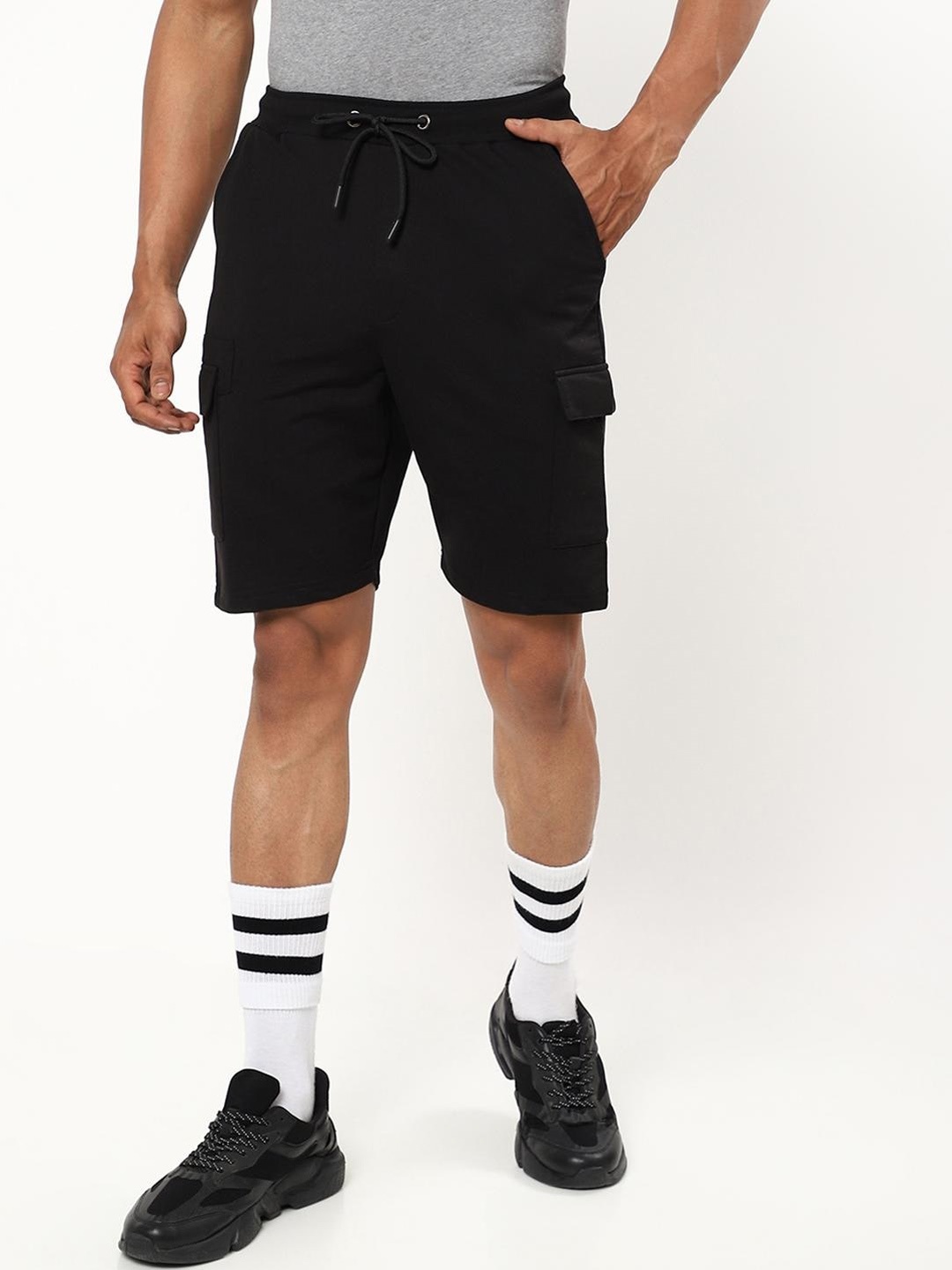 

Bewakoof Men Solid Cargo Shorts, Black