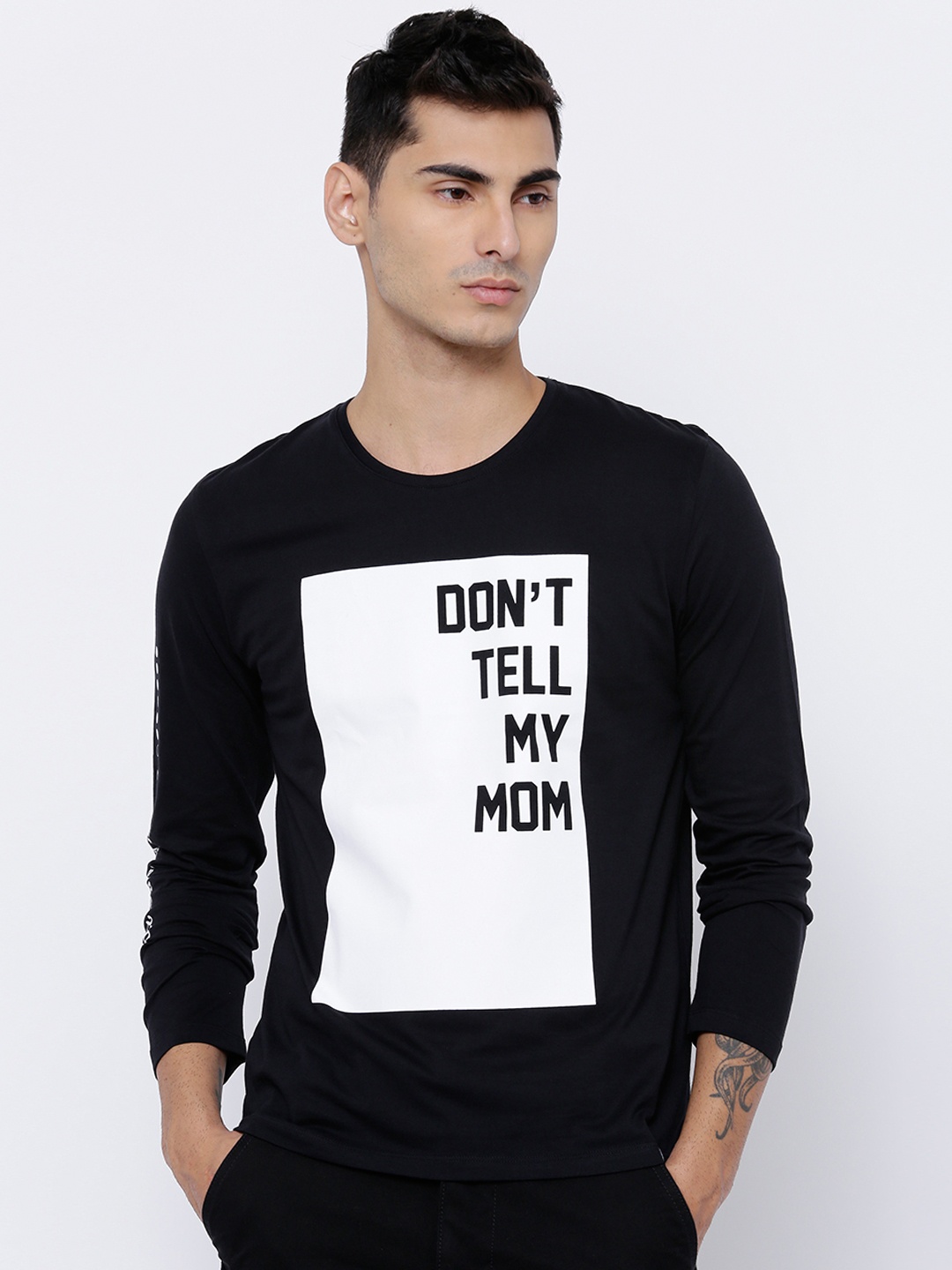 

LOCOMOTIVE Men Black Printed Round Neck Slim Fit Pure Cotton T-shirt