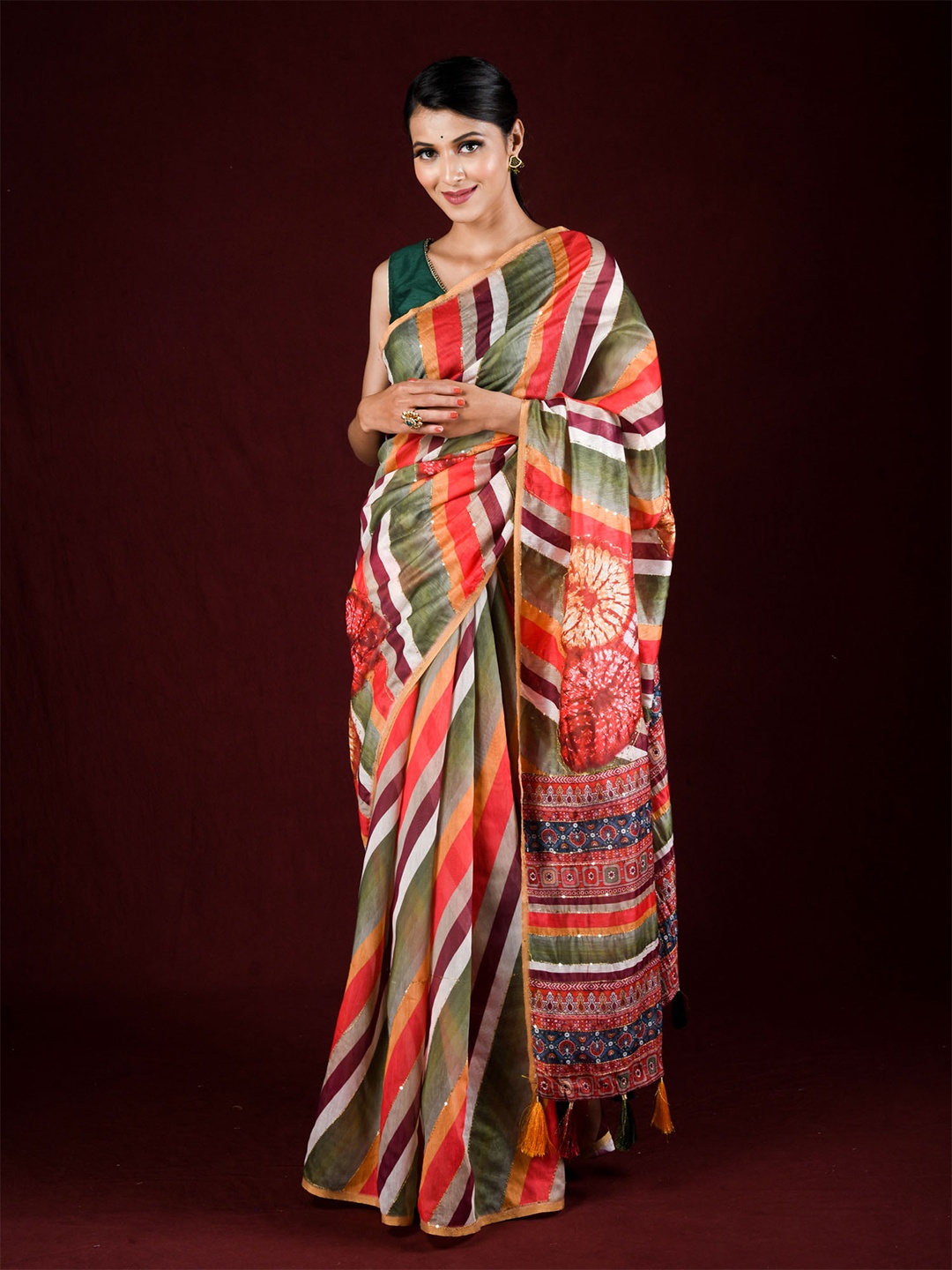 

Exclusiva Red & White Leheriya Silk Cotton Leheriya Saree