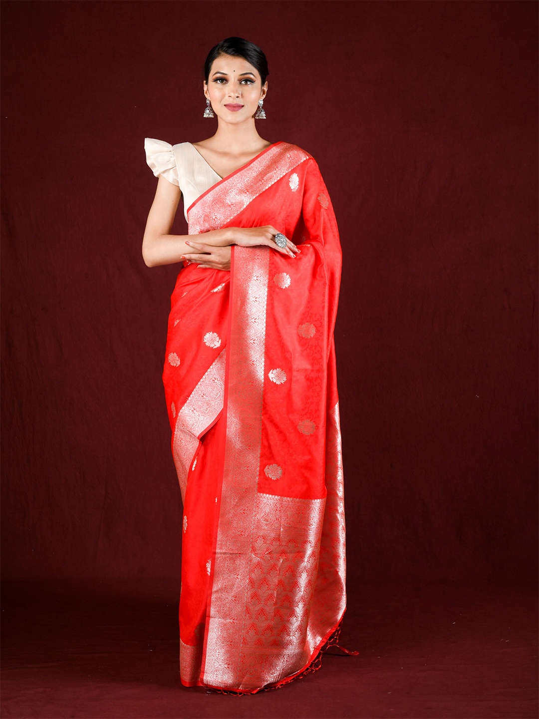 

Exclusiva Red & Silver-Toned Woven Design Zari Silk Blend Saree