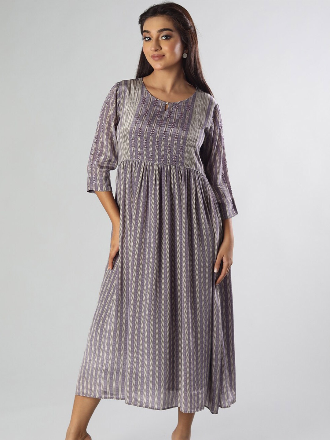 

taruni Women Grey & Lavender Striped Midi Dress