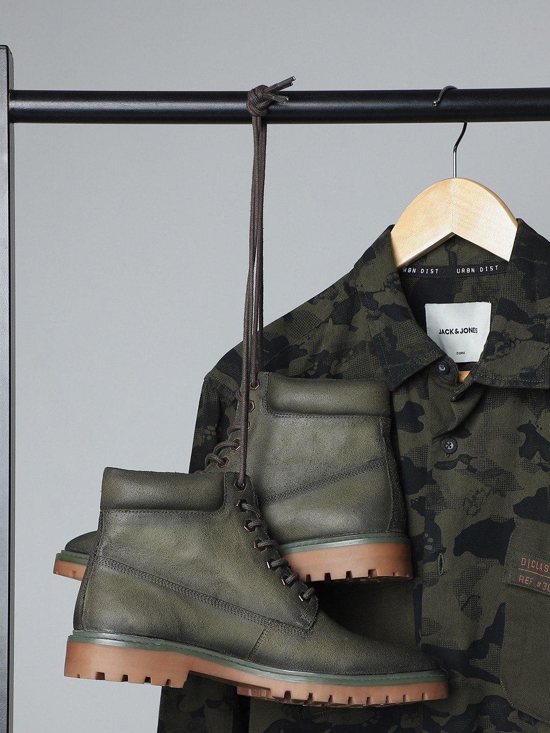 

Jack & Jones Men Olive Green Textured Leather Regular Boots
