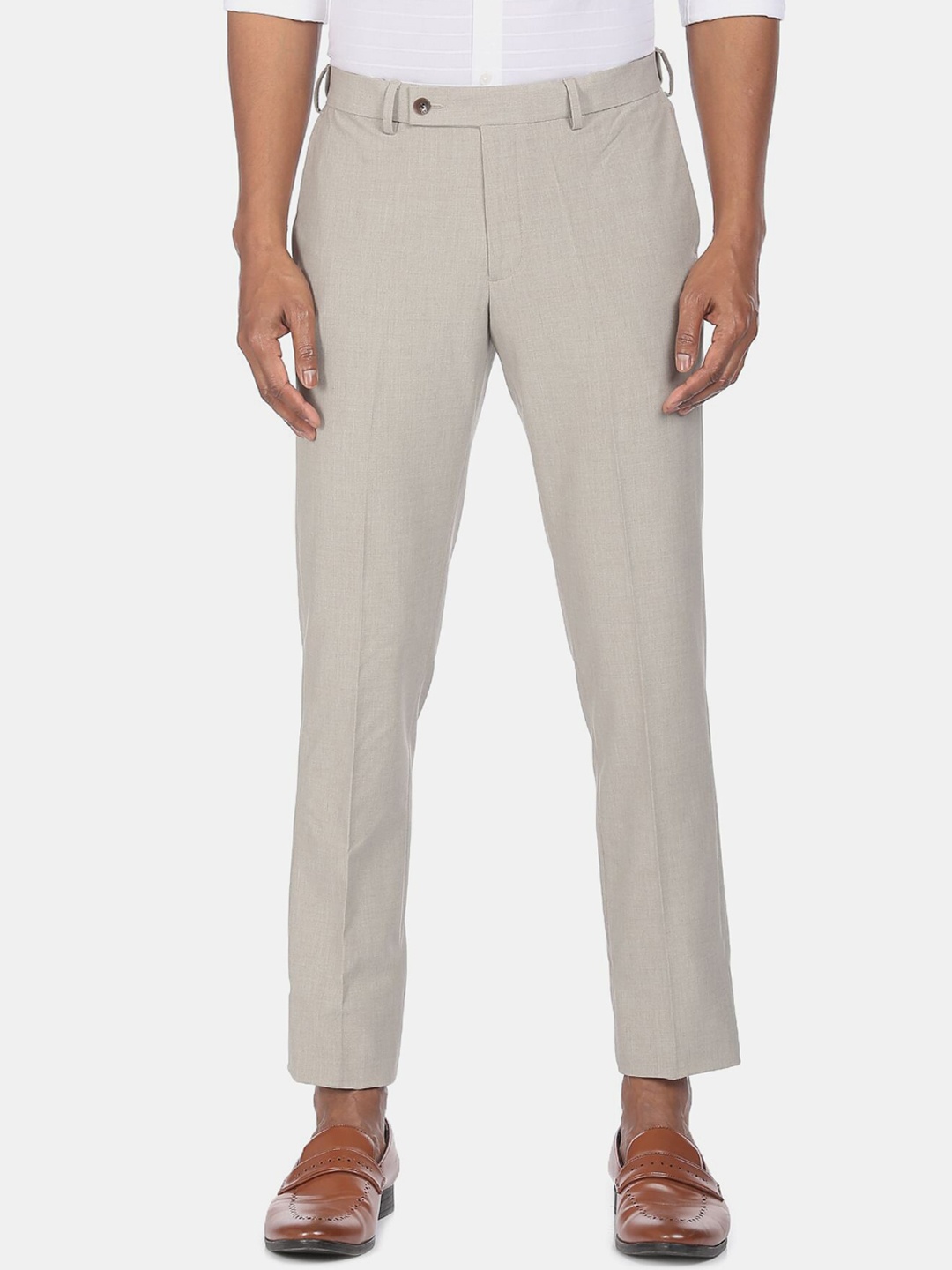 

Arrow Men Beige Slim Fit Solid Trousers