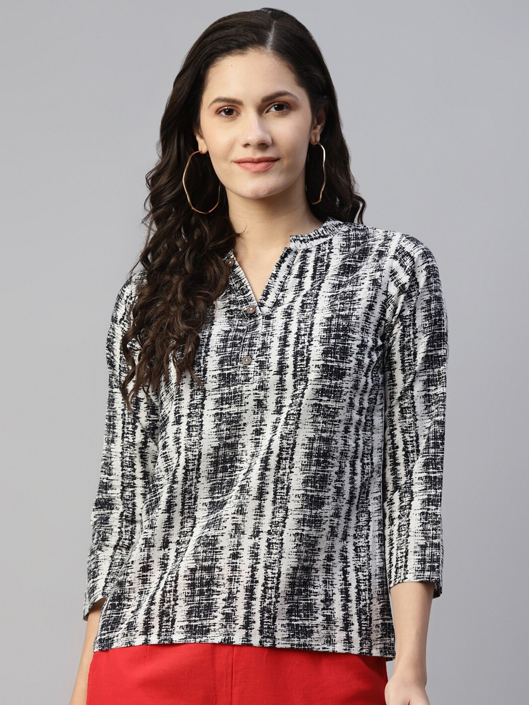 

HERE&NOW Women Black & White Printed Pure Cotton Kurti