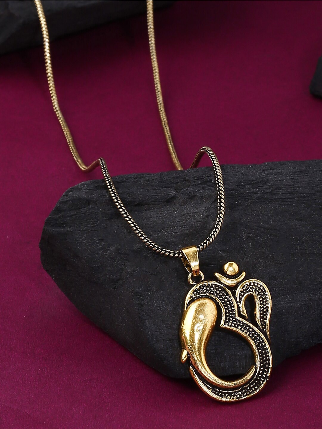 

Natures Buggy Men Gold-Toned Brass Gold-Plated Oxidised Chain
