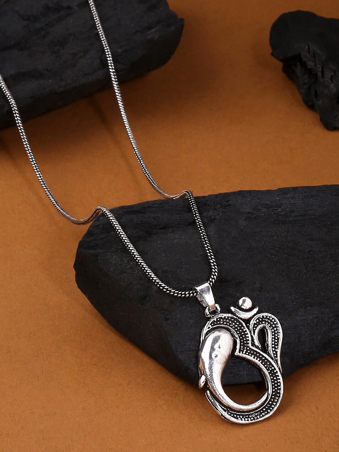 

Natures Buggy Men Silver-Toned Brass Silver-Plated Oxidised Chain