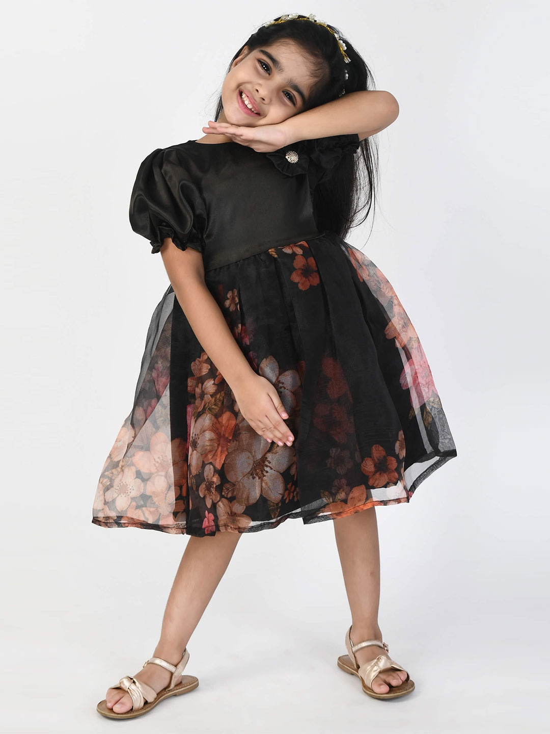 

Bella Moda Girls lack Floral Fit and Flare Dress, Black