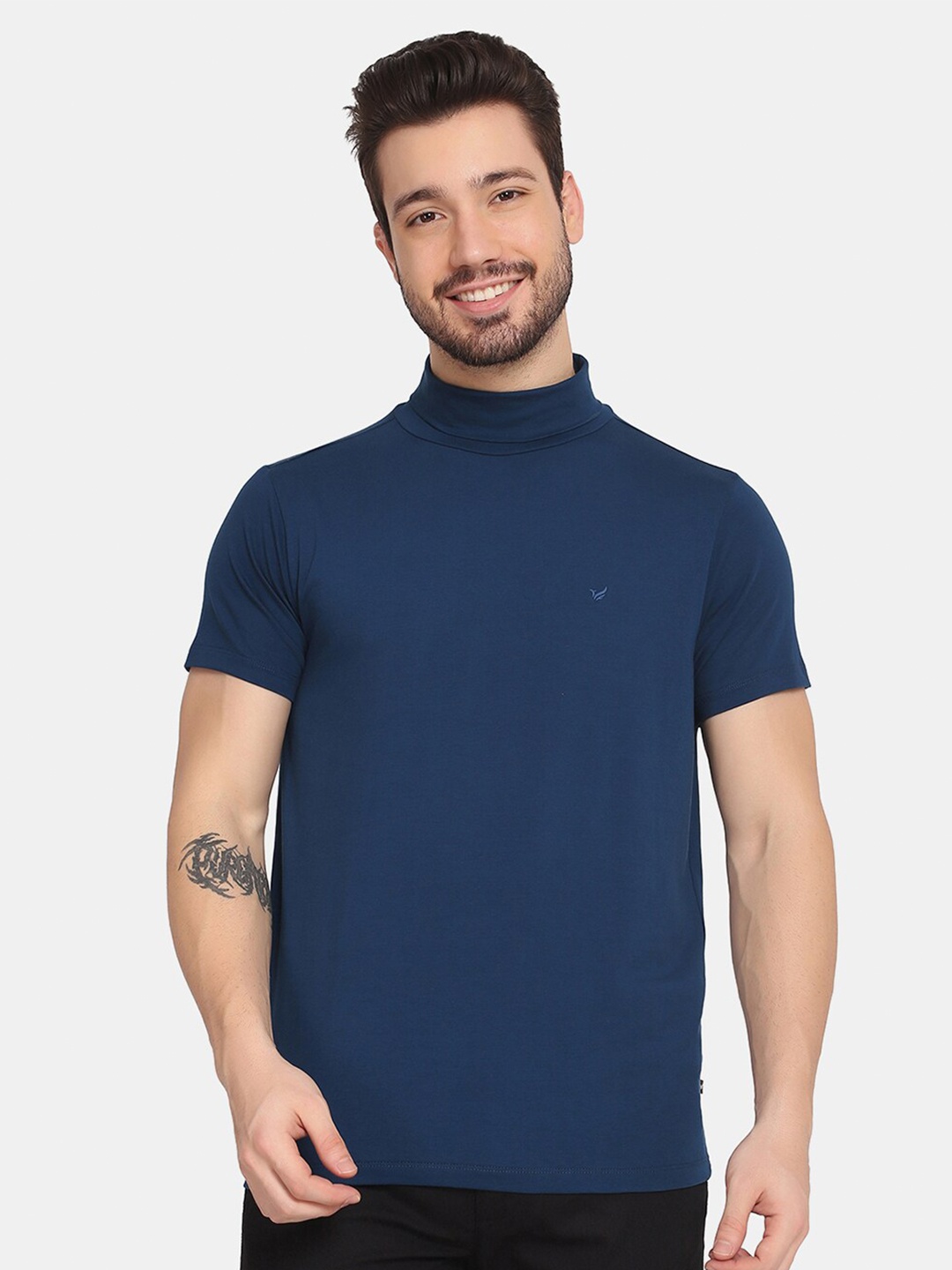 

Blackberrys Men Green High Neck Slim Fit T-shirt